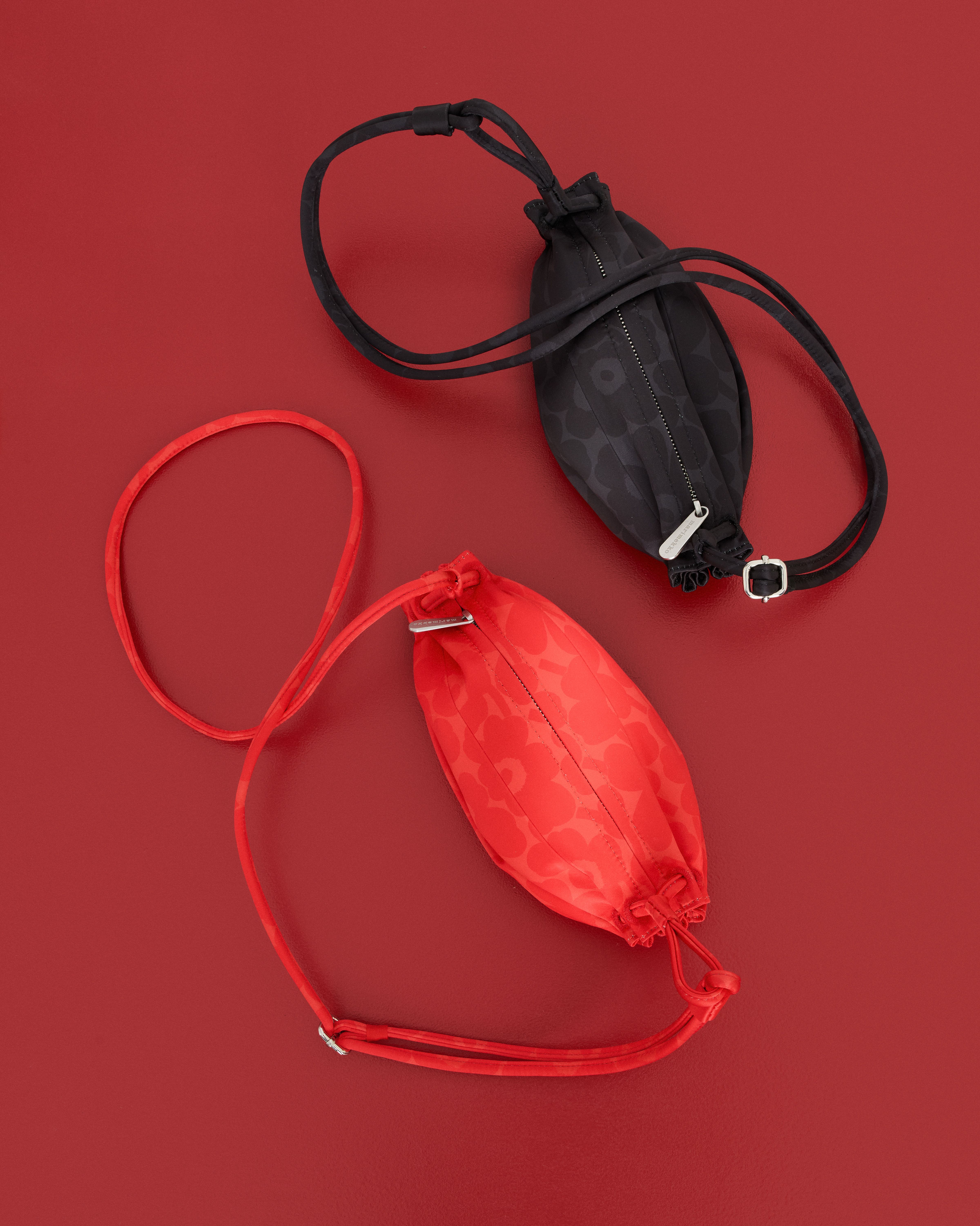 Pikku Karla Satin Unikko Shoulder bag red, red | Marimekko