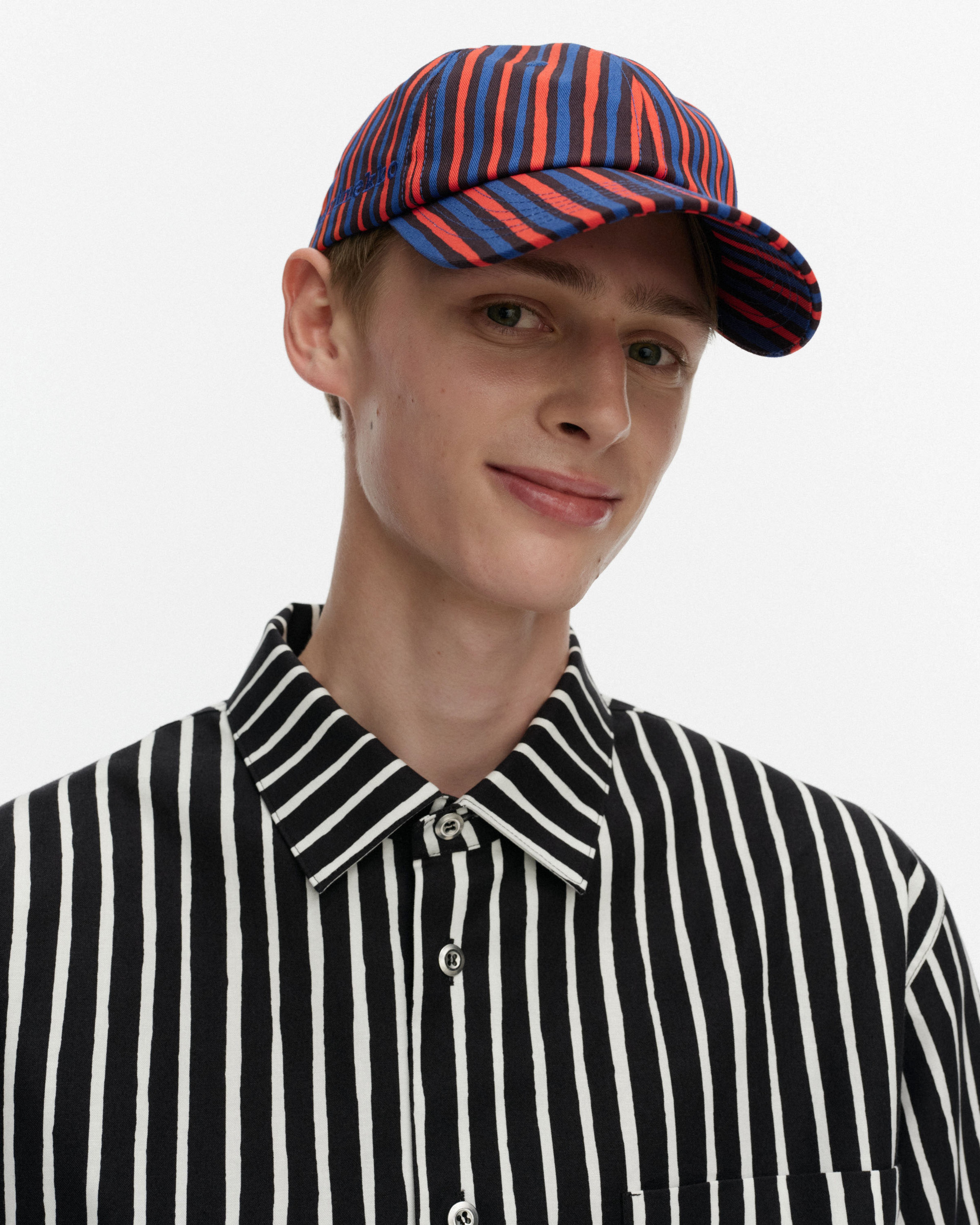 Auvo Piccolo, Kioski cap, blue, red,