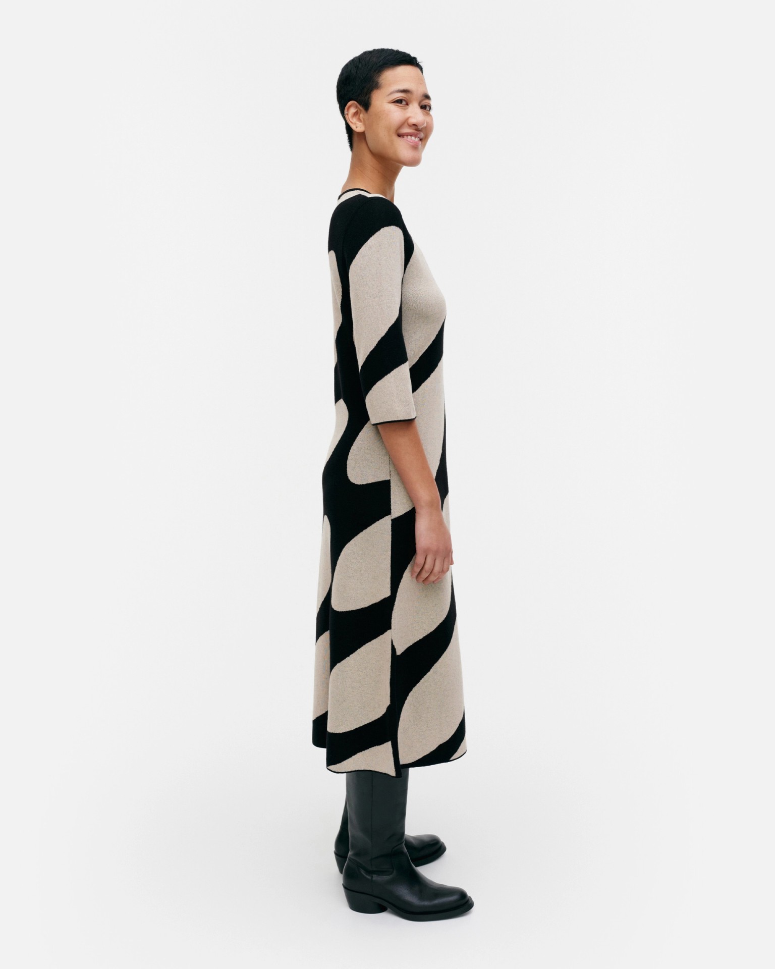 Putrido Linssi, Knitted dress, black, beige,