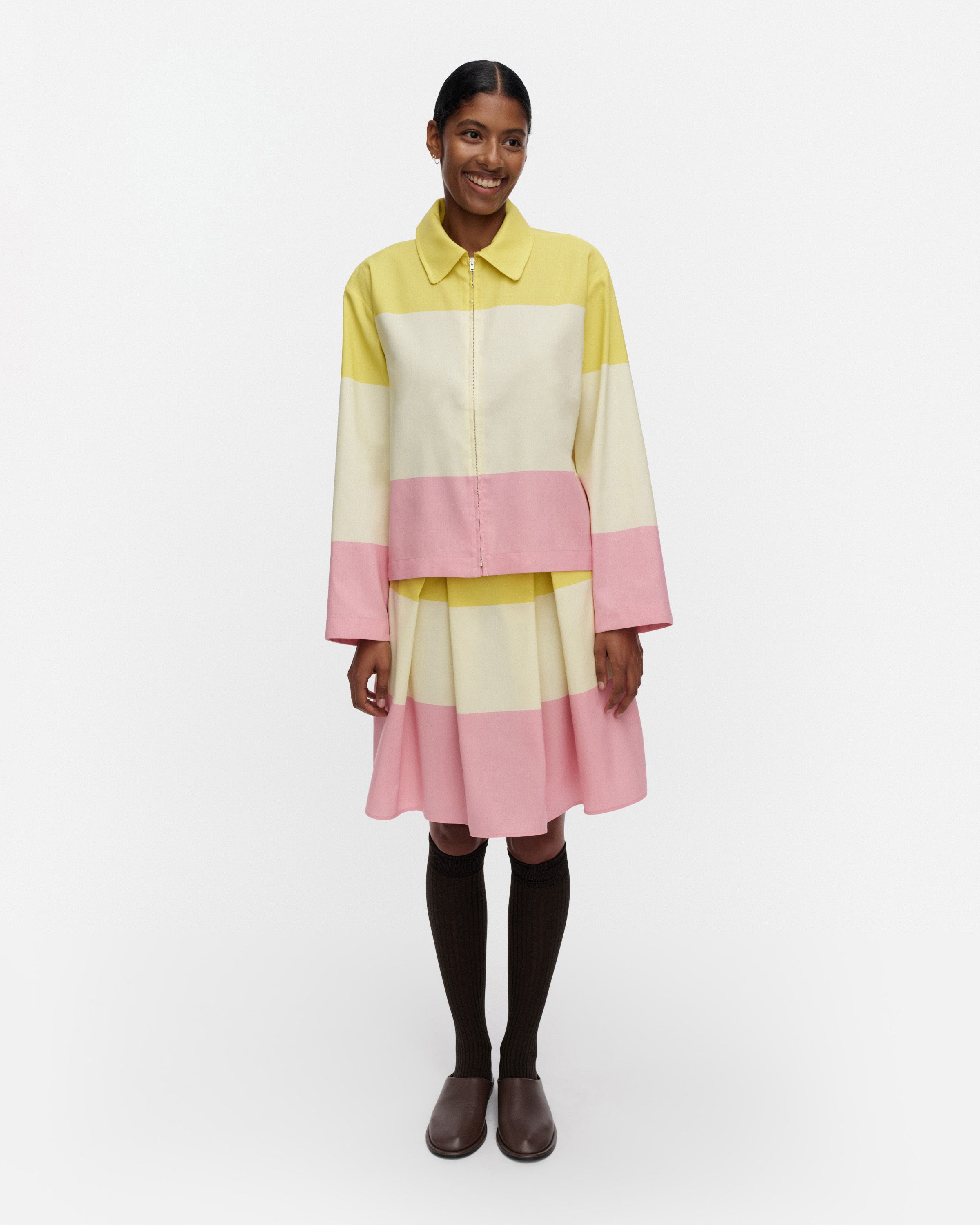 Kirjaimet Hennika Shirt | Marimekko