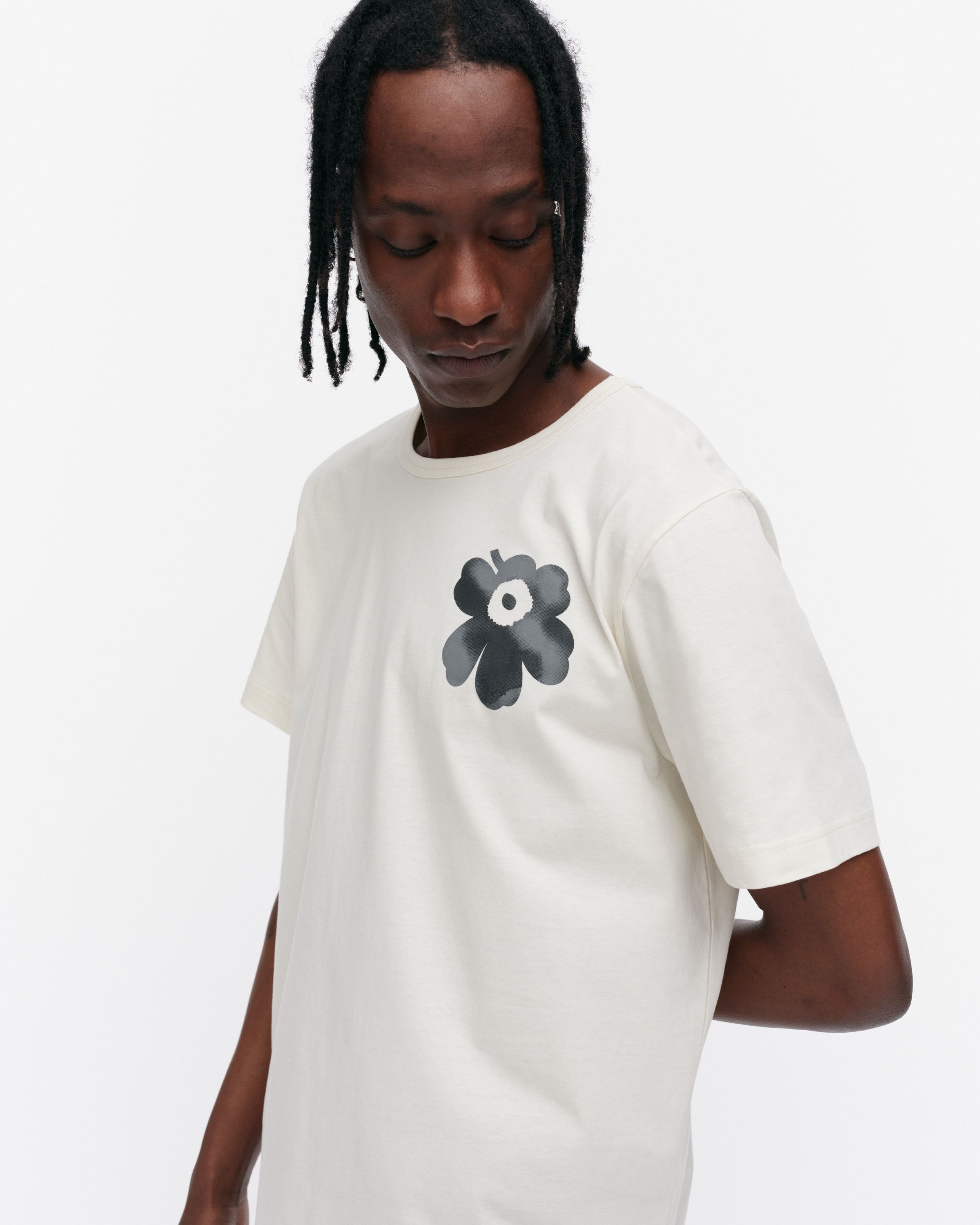【24SS】marimekko マリメッコ/ Vihne Unikko Placement Tシャツ Vihne Unikko Placement Tシャツ | Maija Isola | Marimekko