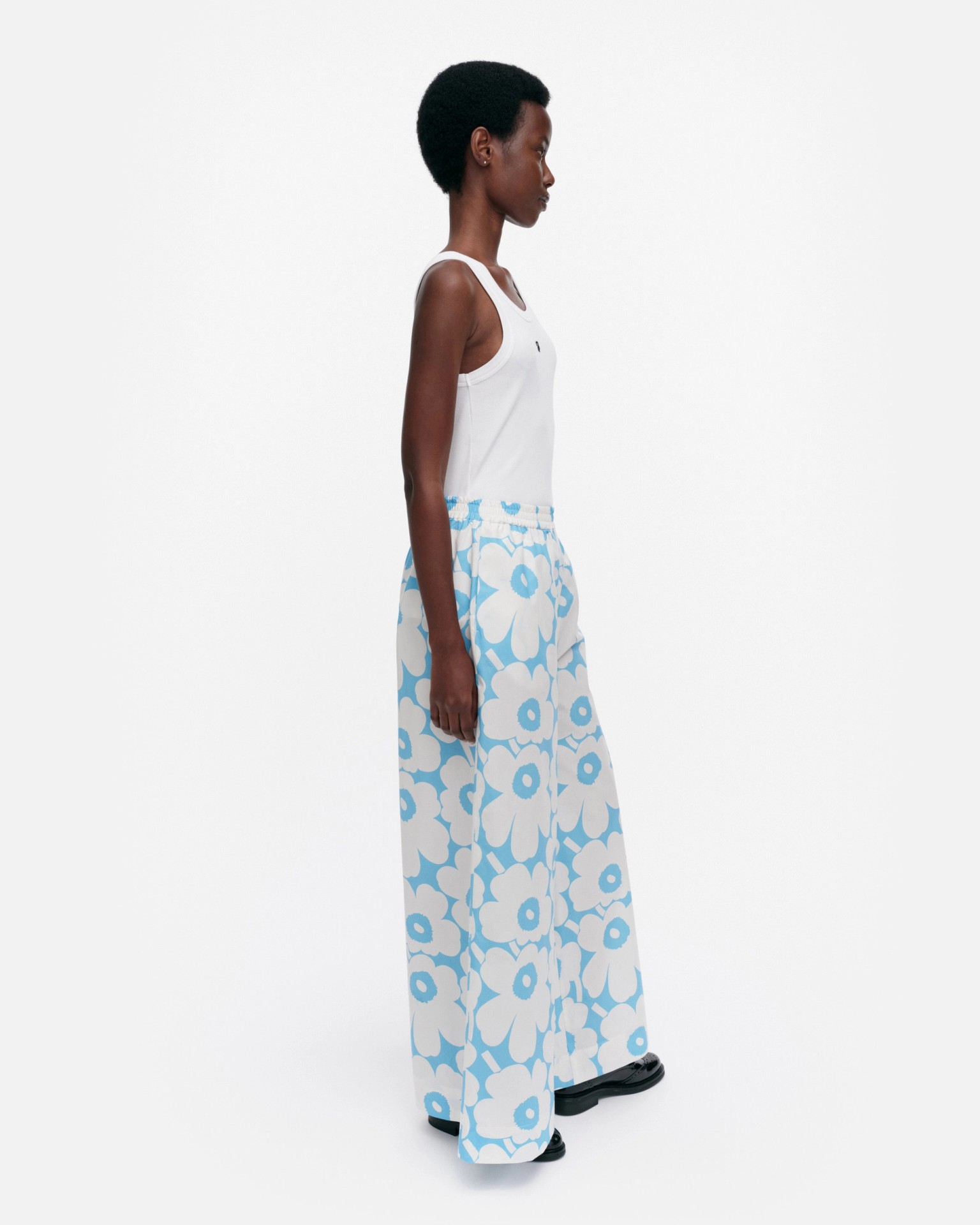 Kohti Unikko, Trousers, blue, off white,