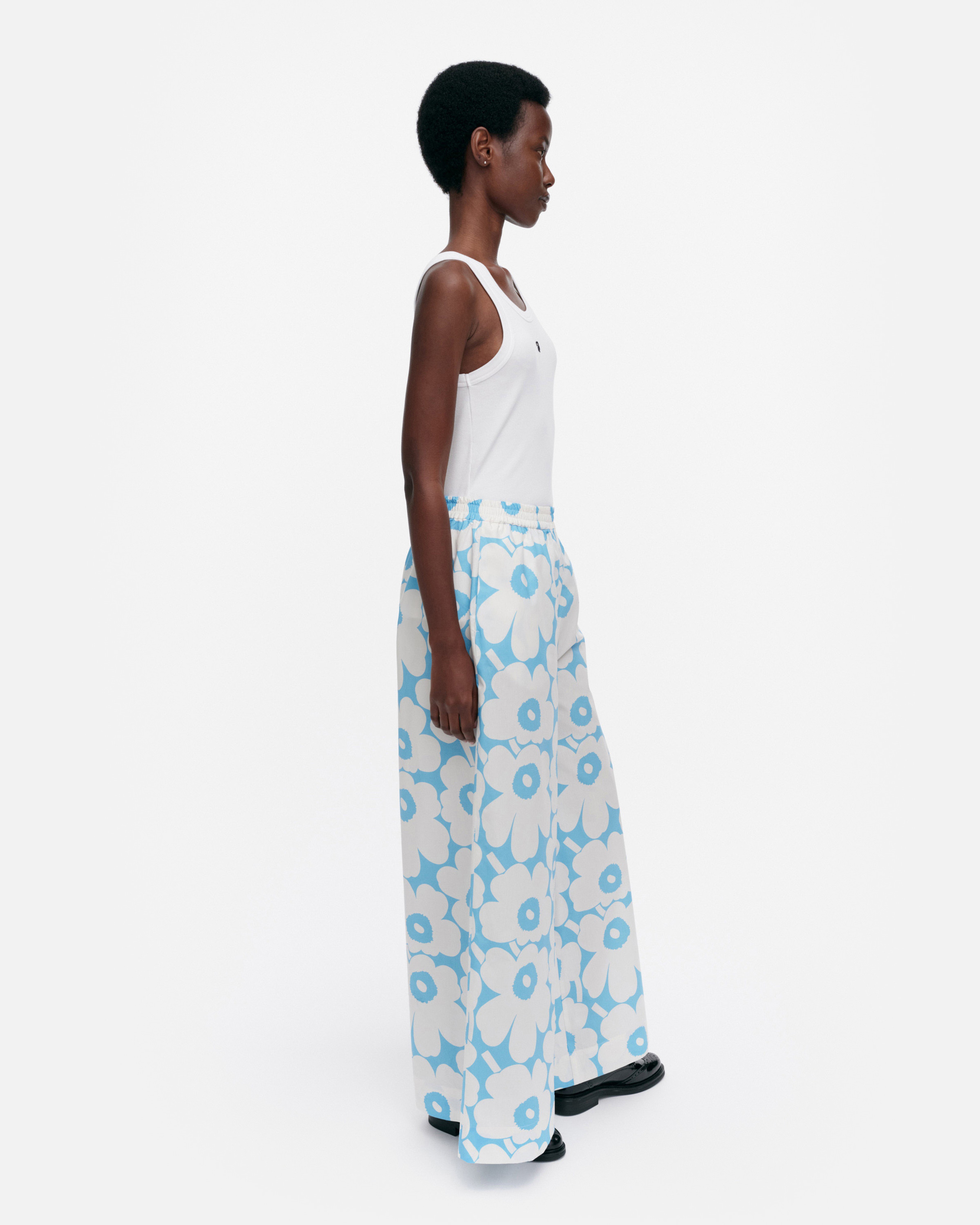 Kohti Unikko, Trousers, blue, off white,