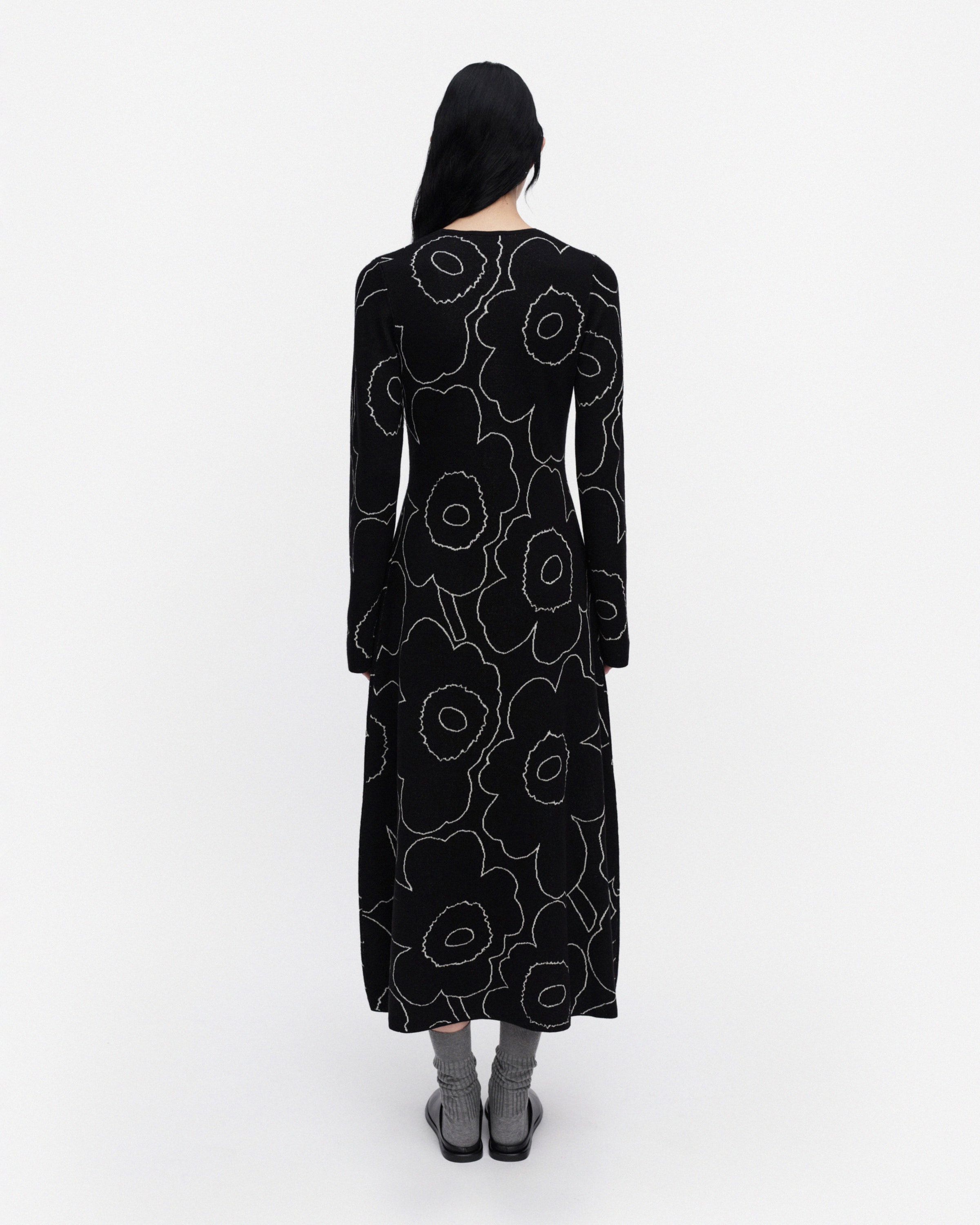 Takaisin Piirto Unikko Knitted dress black, off white | Marimekko