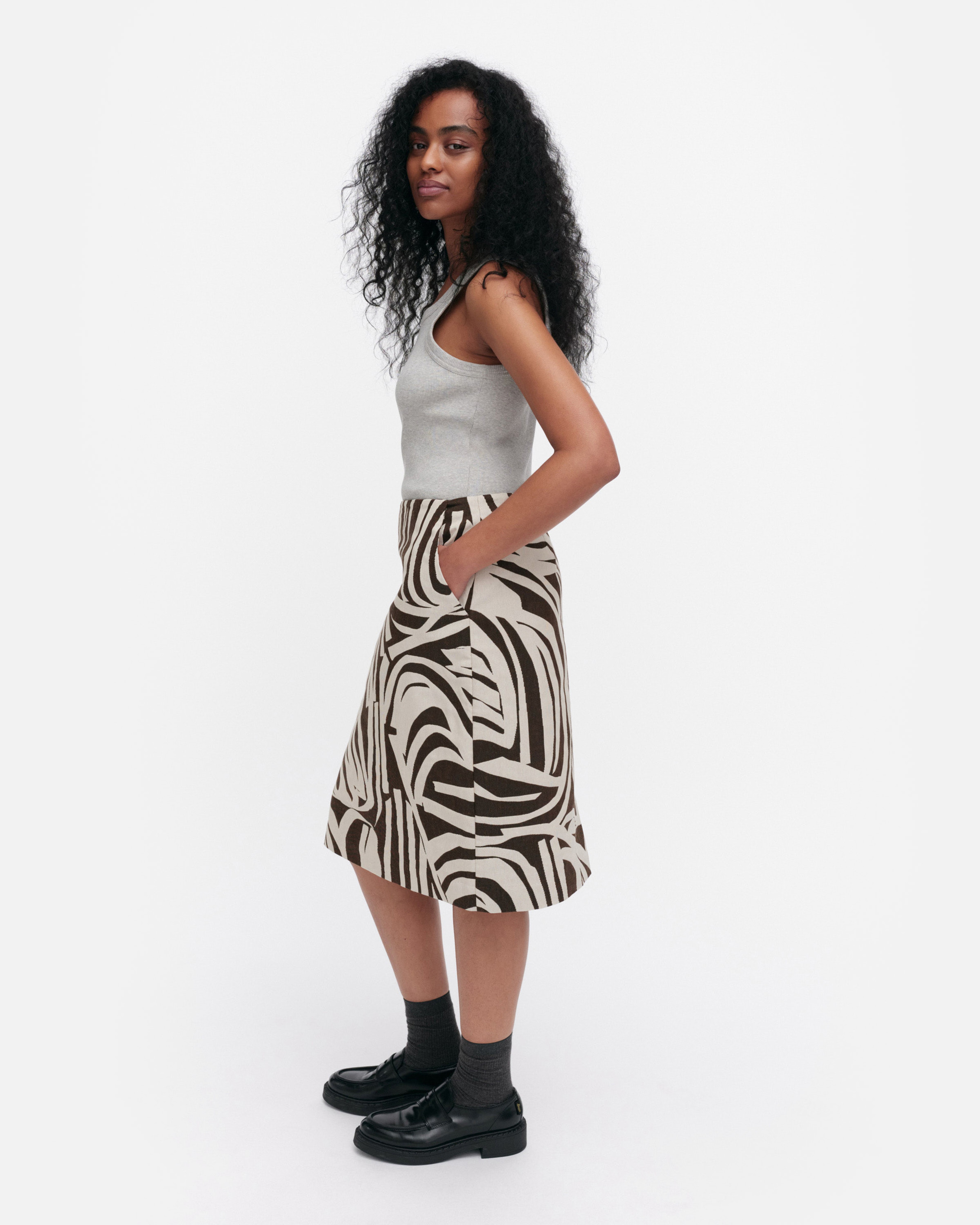 Valaa Jokuraita, Skirt, light beige, dark brown,