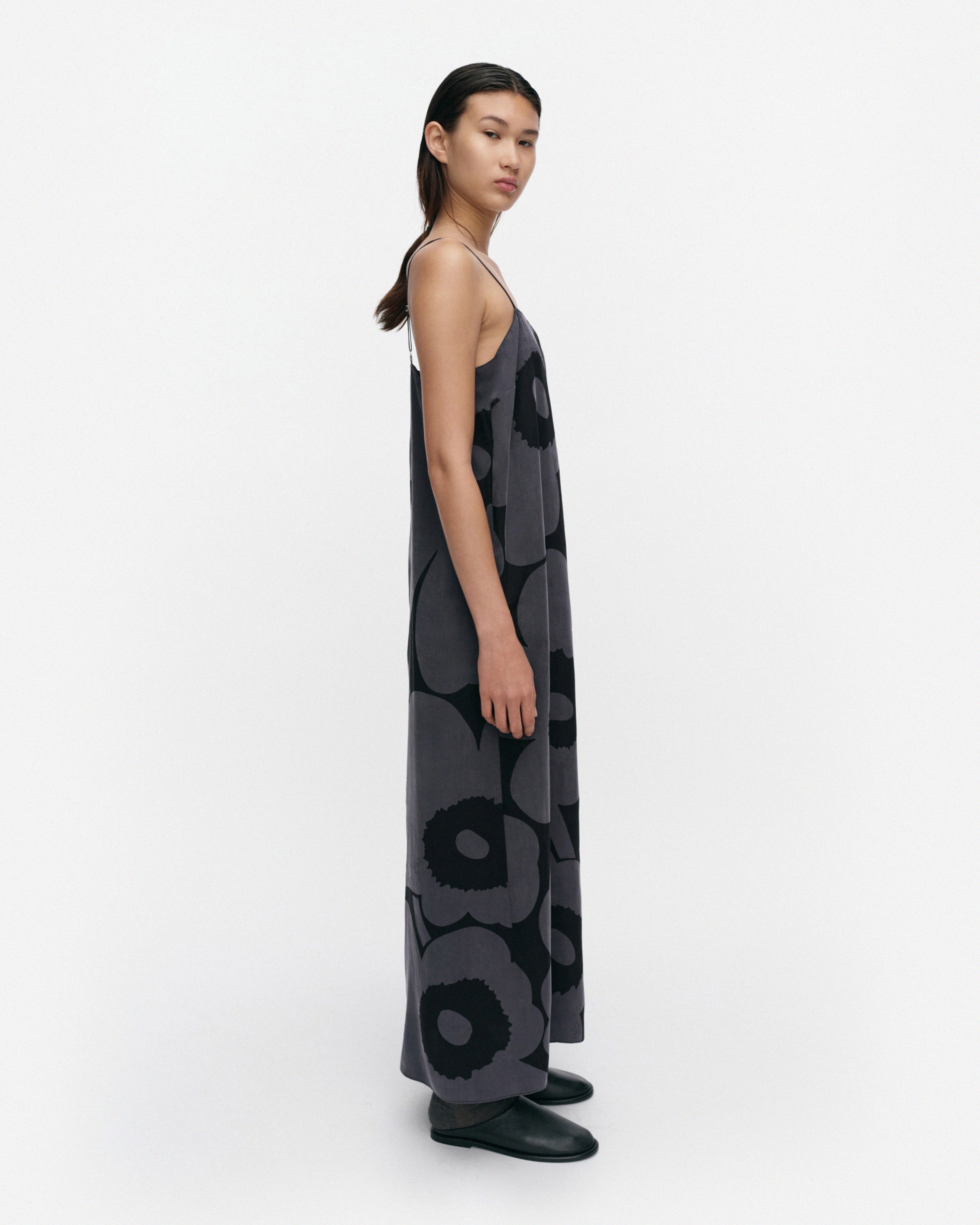 Pyörähdys Unikko, Dress, bluish grey, black,