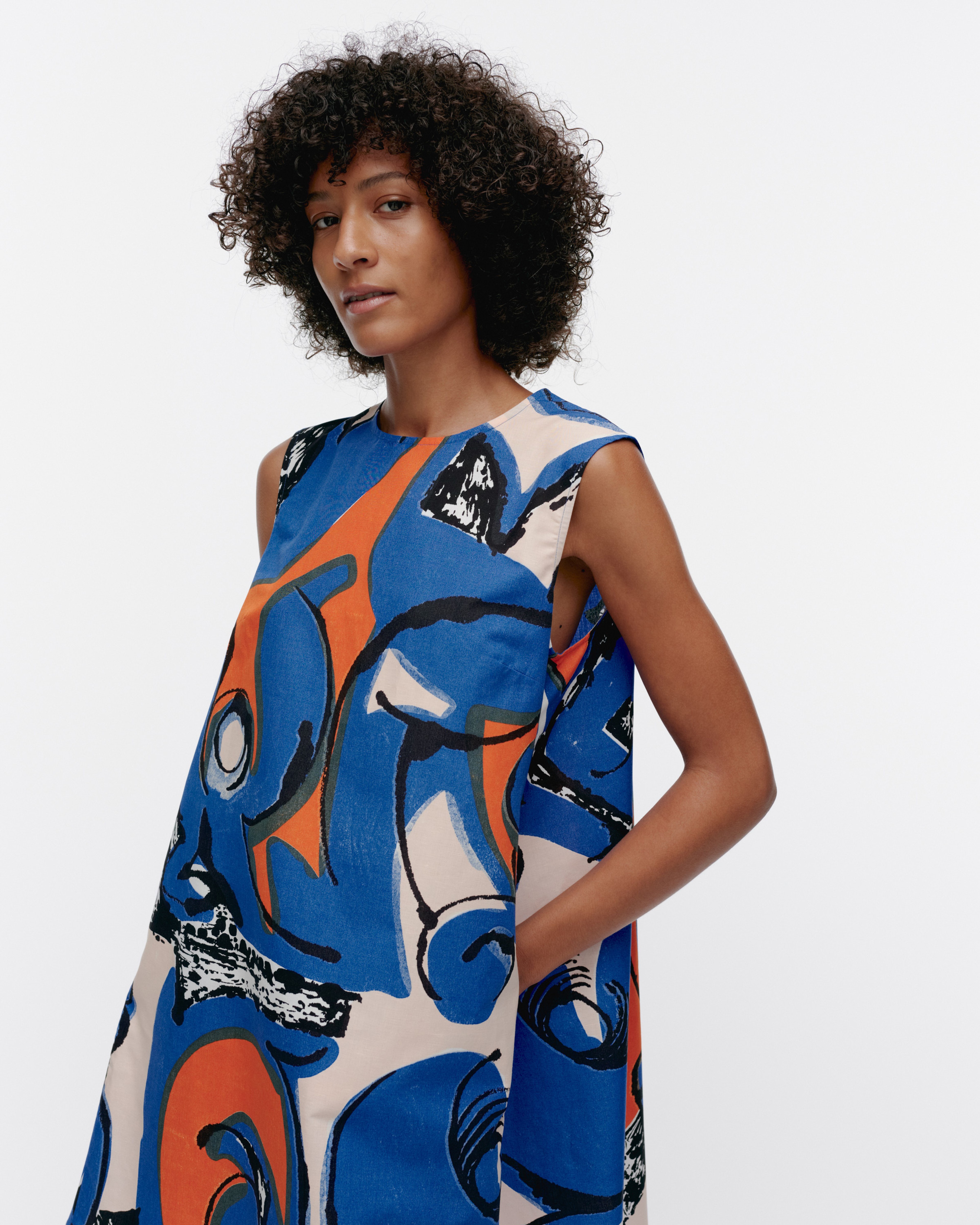 Anemonet Eldfamn, Marimini dress, blue, peach, orange,