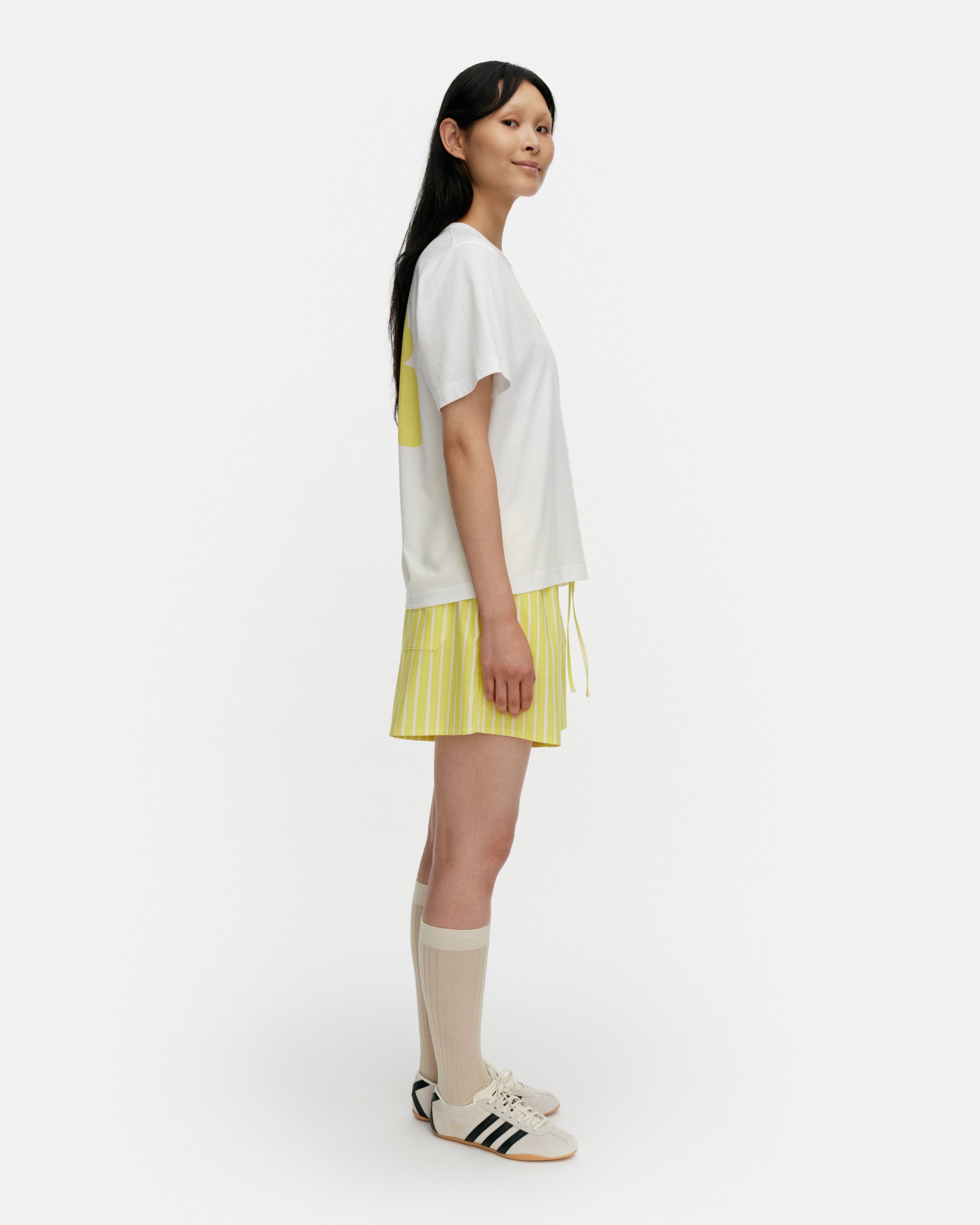 Erna Unikko Placement Kioski t-shirt white, yellow | Marimekko