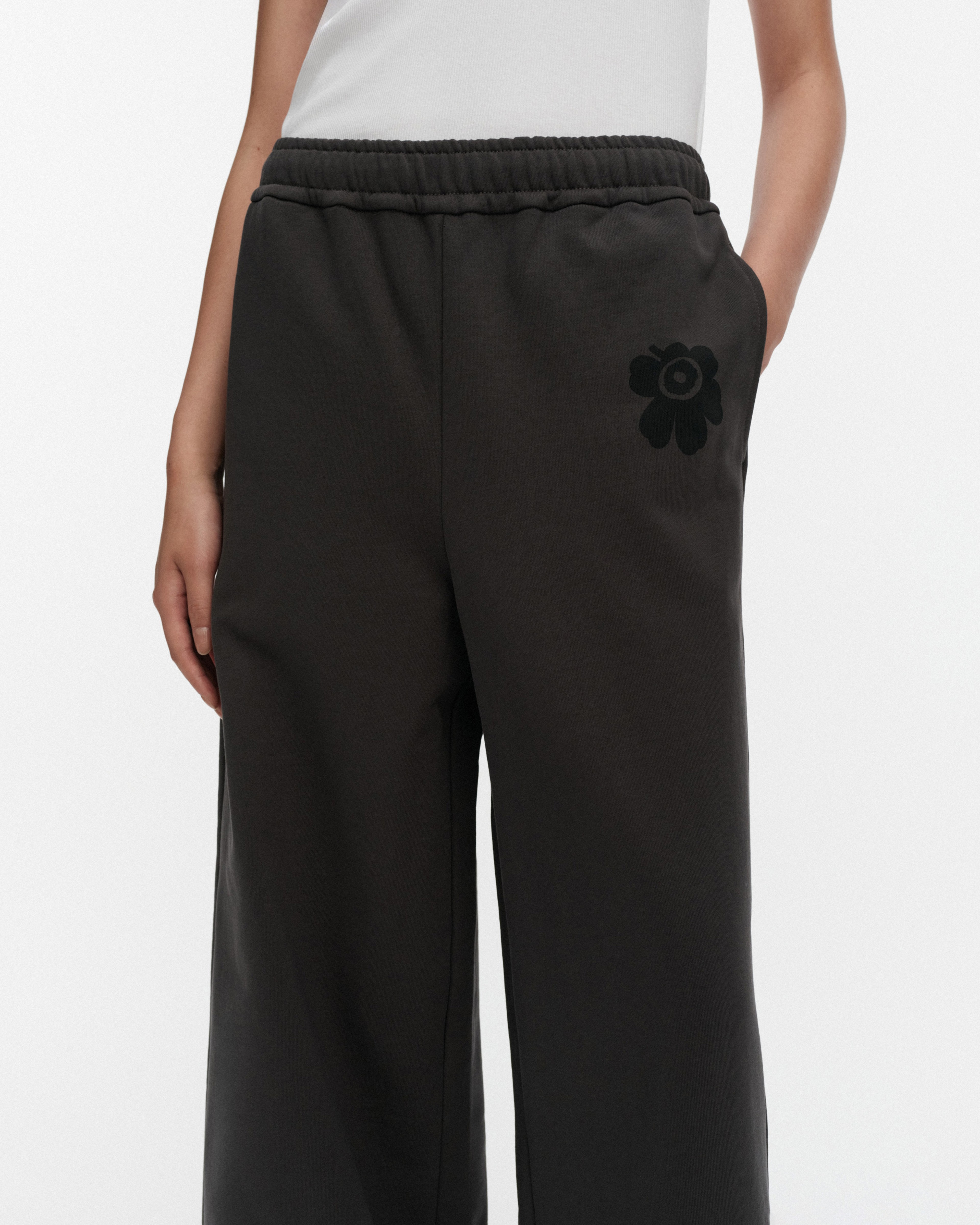 Naturaali Unikko Placement Kioski sweatpants