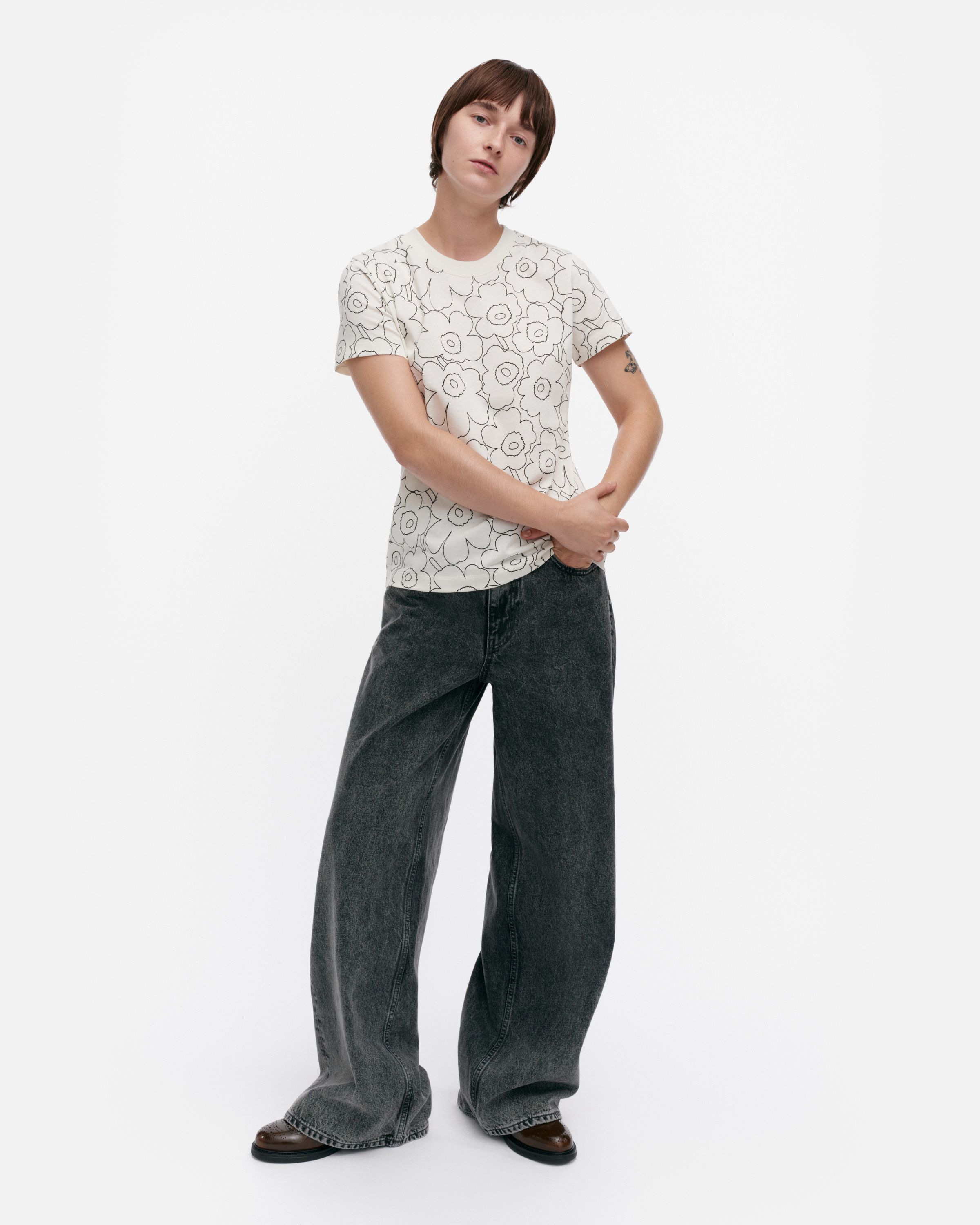 marimekko Piirto Unikko Tシャツ 半袖 Heleys Piirto Unikko T-shirt | Marimekko