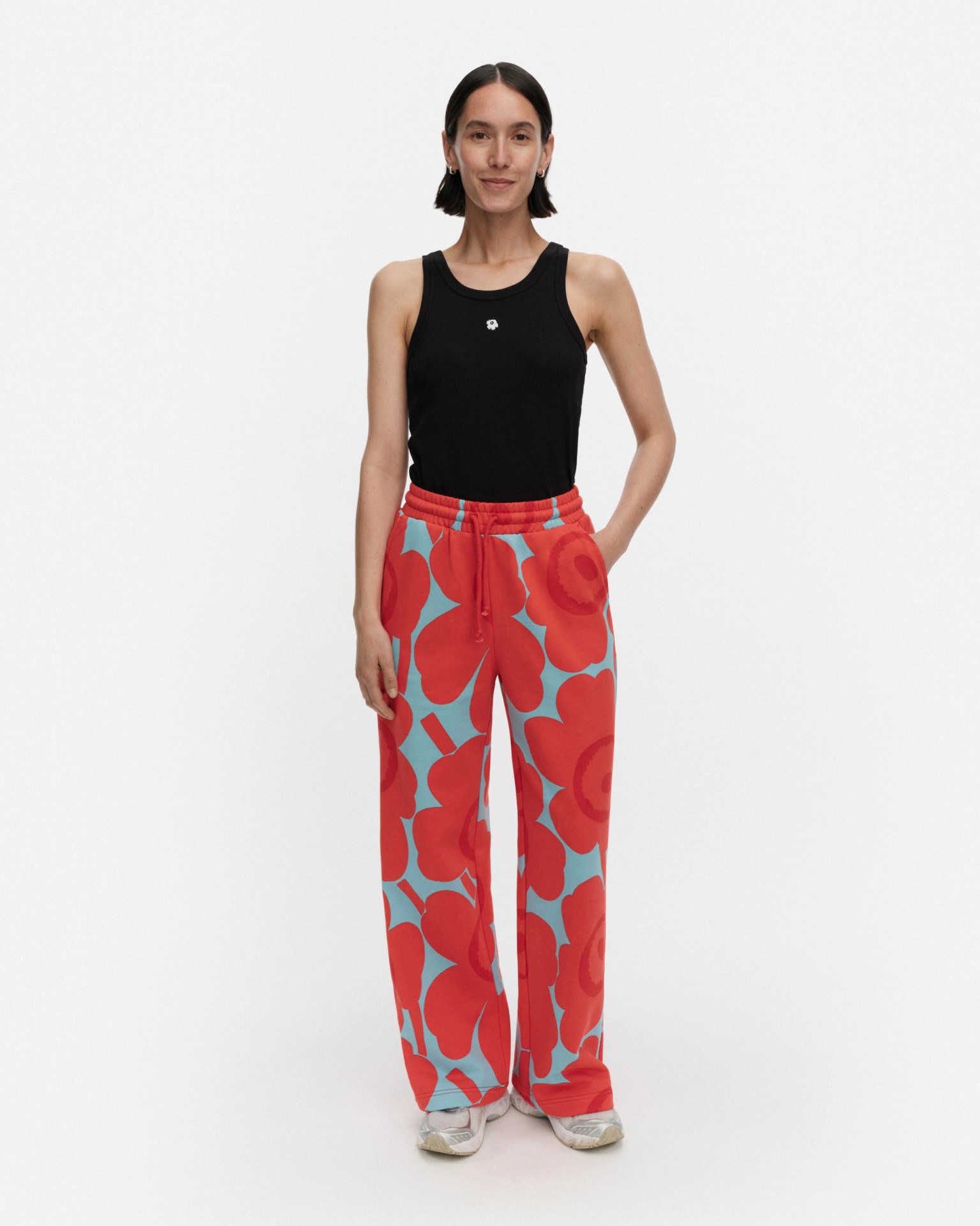 Varret Unikko, Kioski sweatpants, light blue, red,