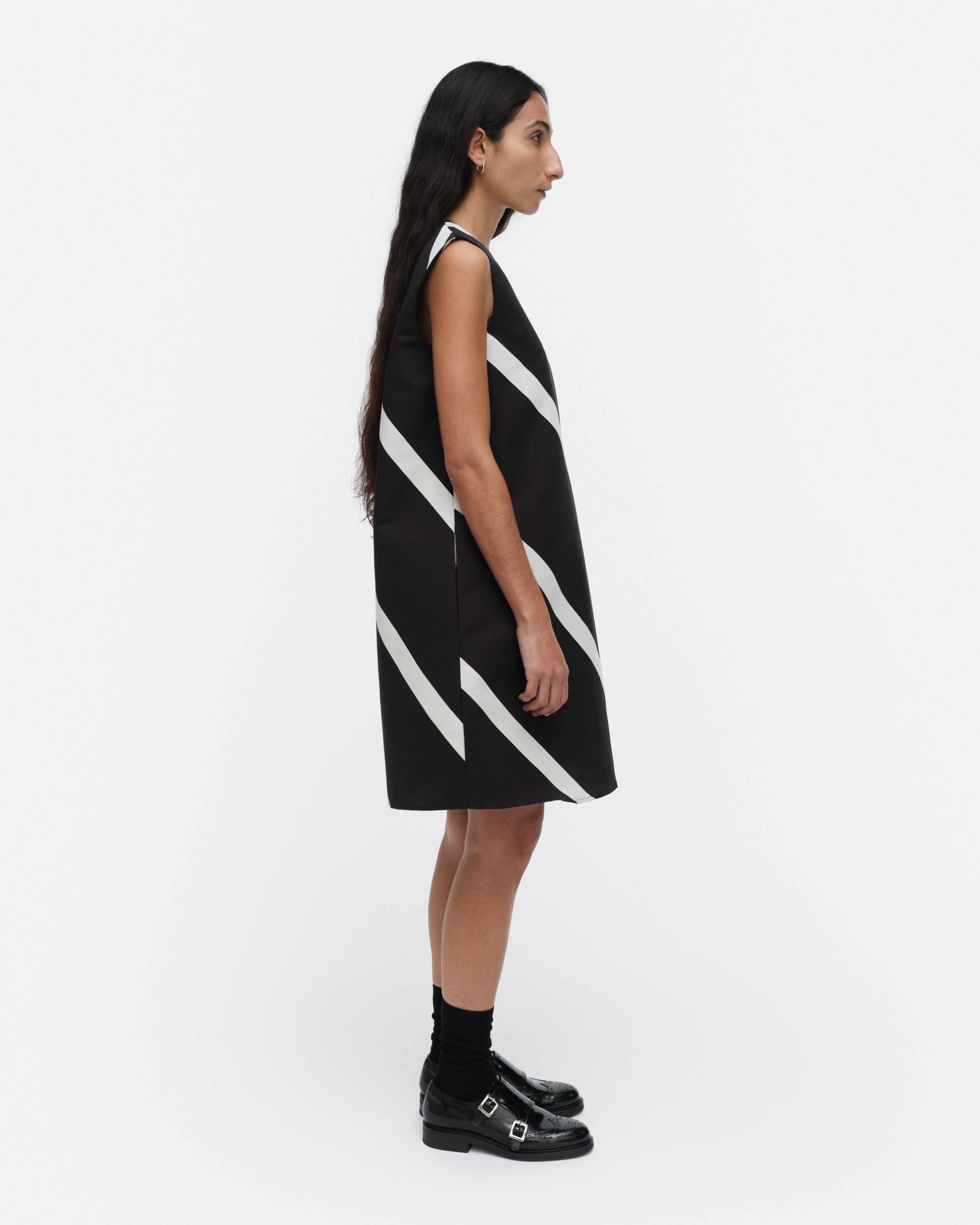 Sopiva Basso, Cotton linen dress, black, off white,