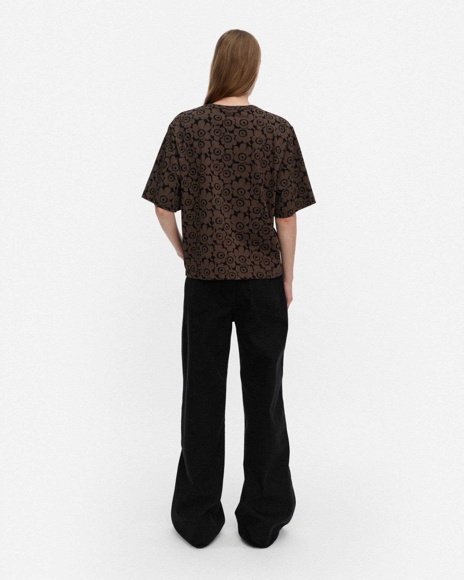 Juulia Unikko, T-shirt, brown, black,