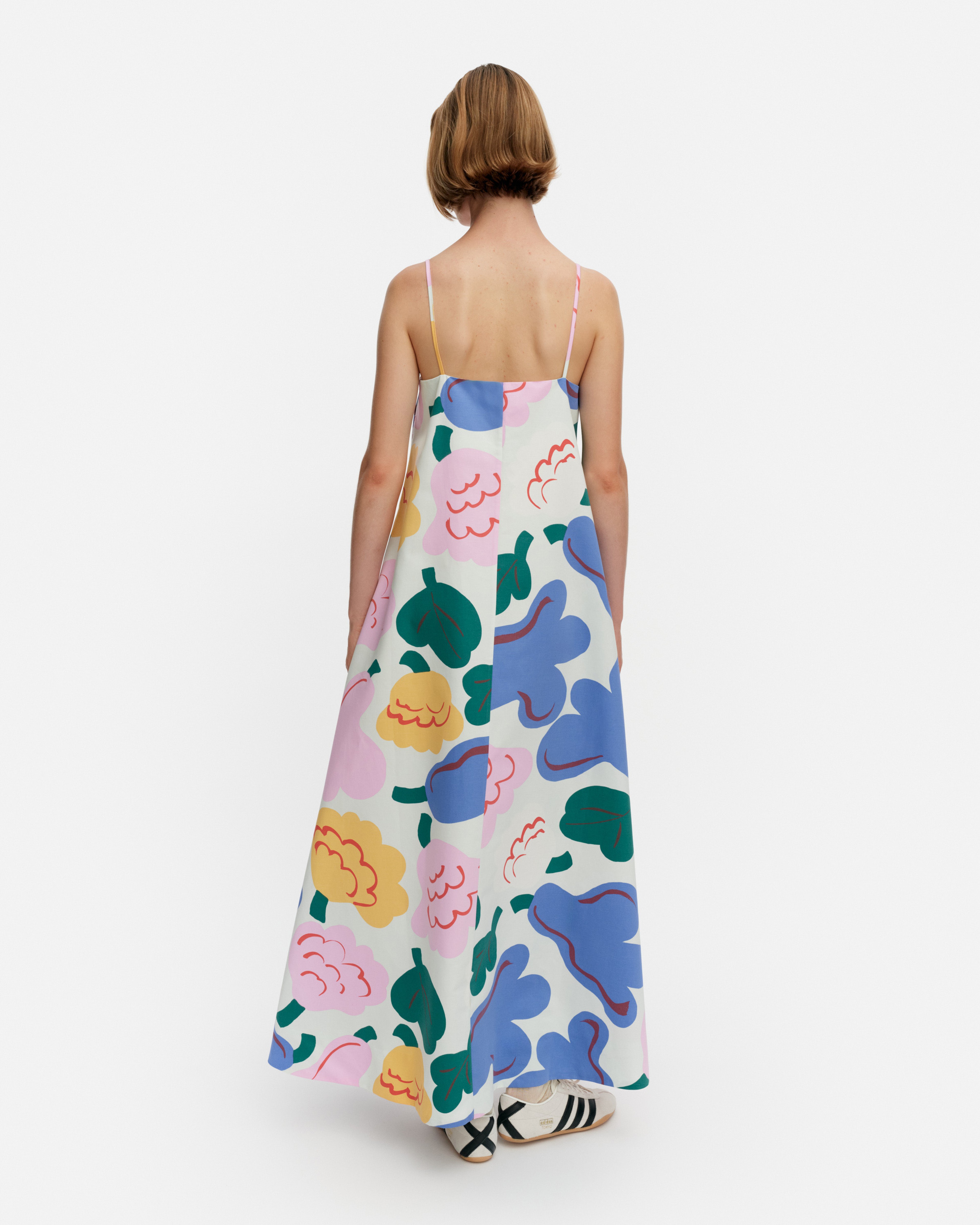 Huvittaa Kukasta Kukkaan Dress