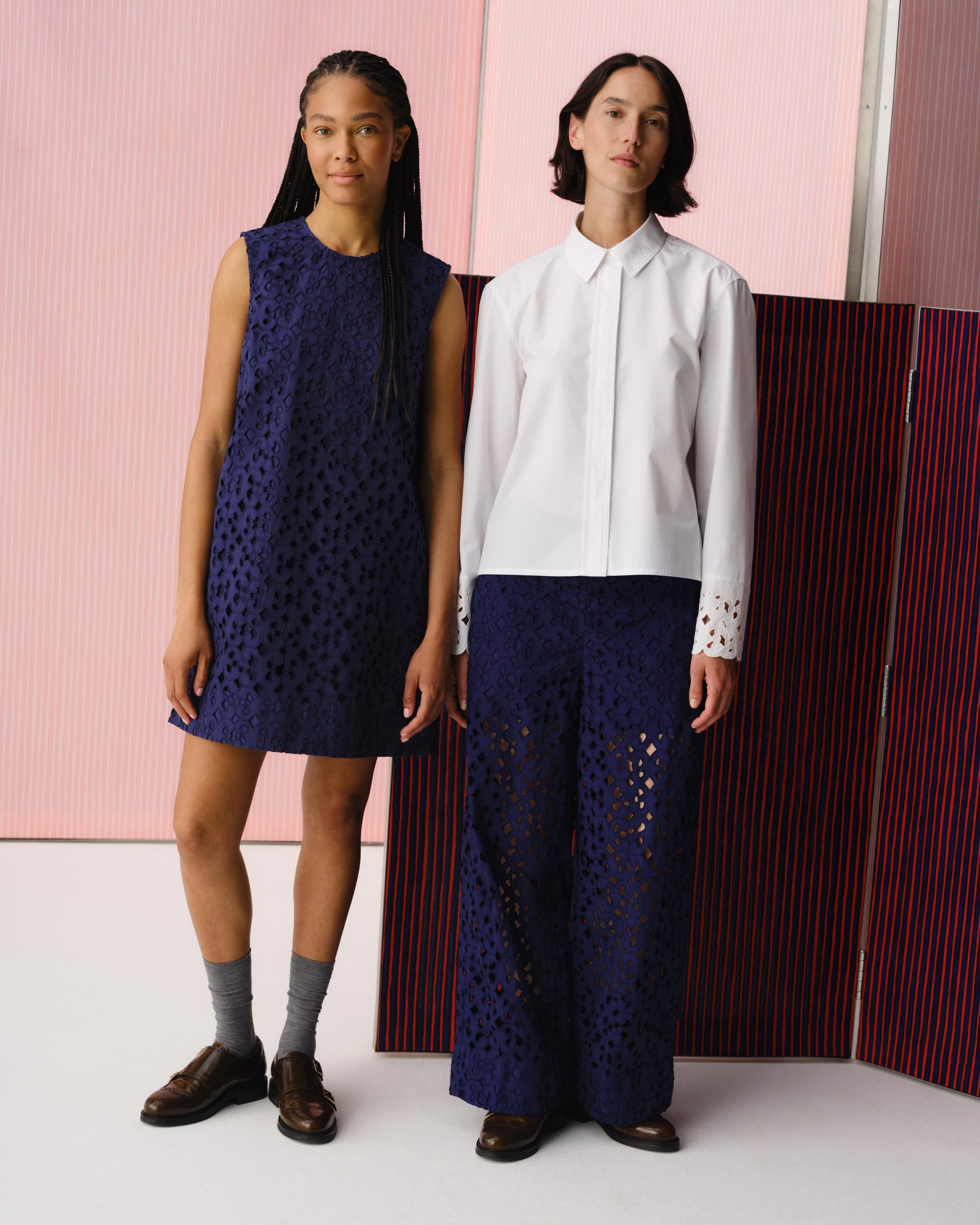 Models wearing Innoitus dress and Lados trousers in Keidas print.