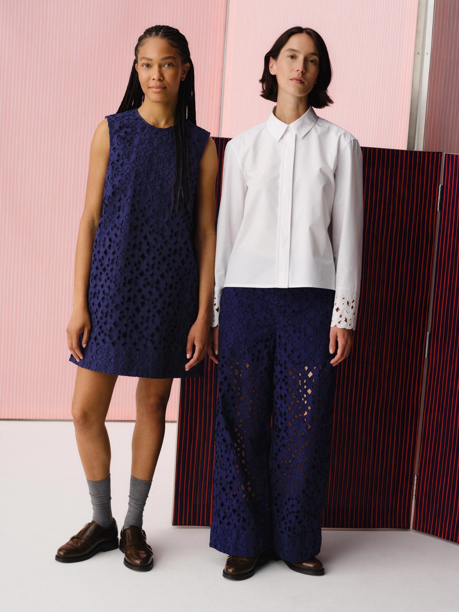 Models wearing Innoitus dress and Lados trousers in Keidas print.