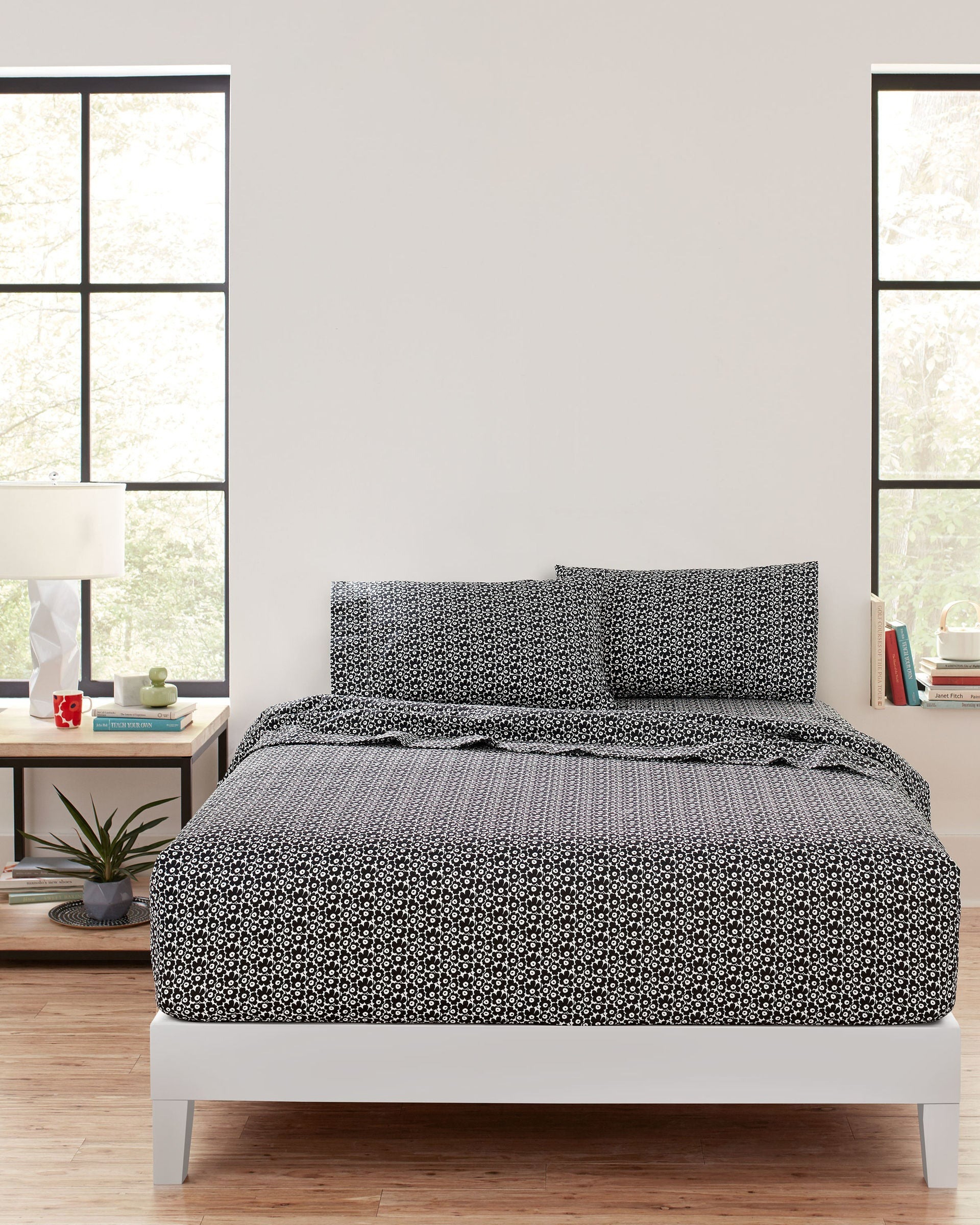 Pikkuinen Unikko Queen, Sheet set, white, black,