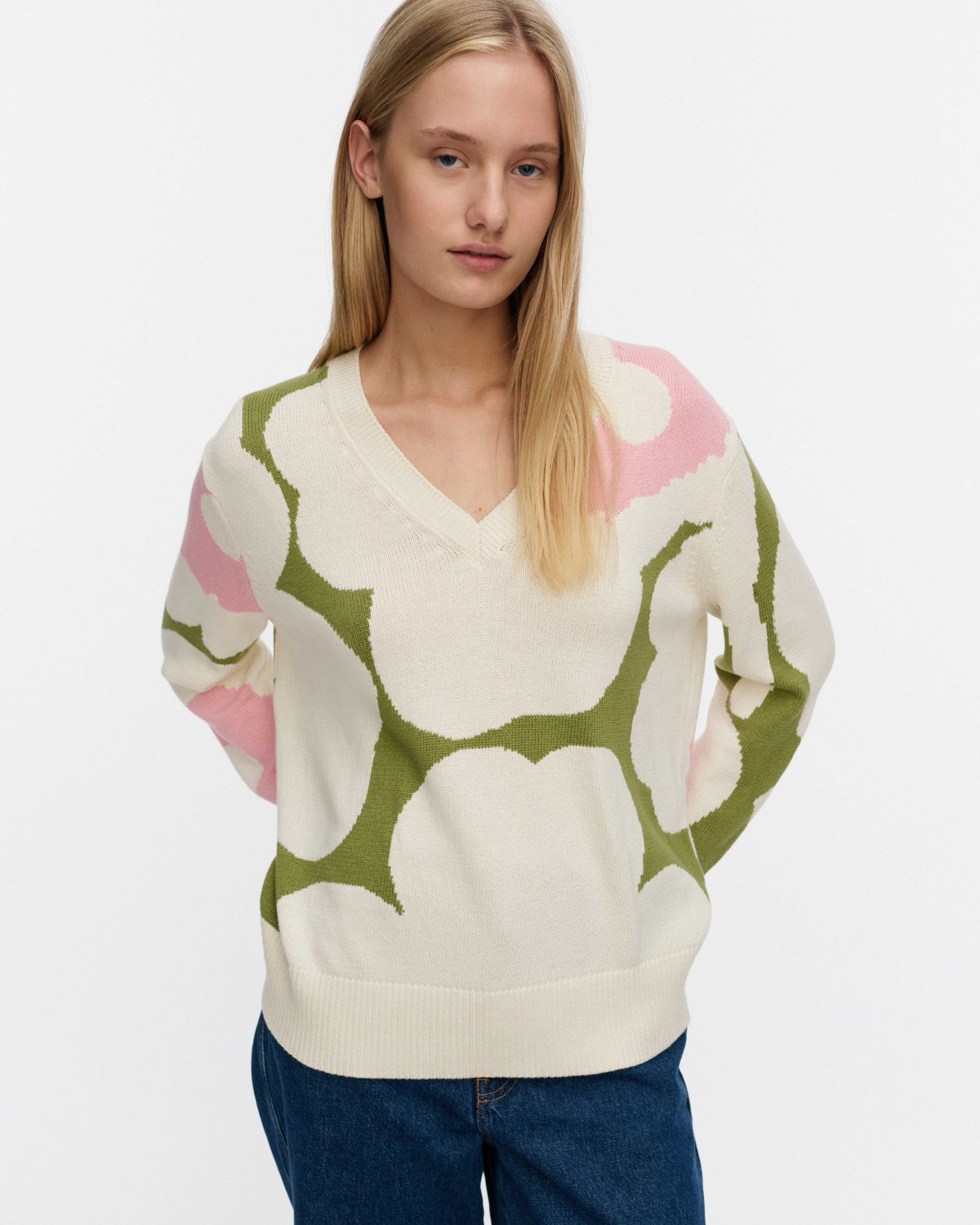 Päivä Unikko, Knitted pullover, off white, green, pink,