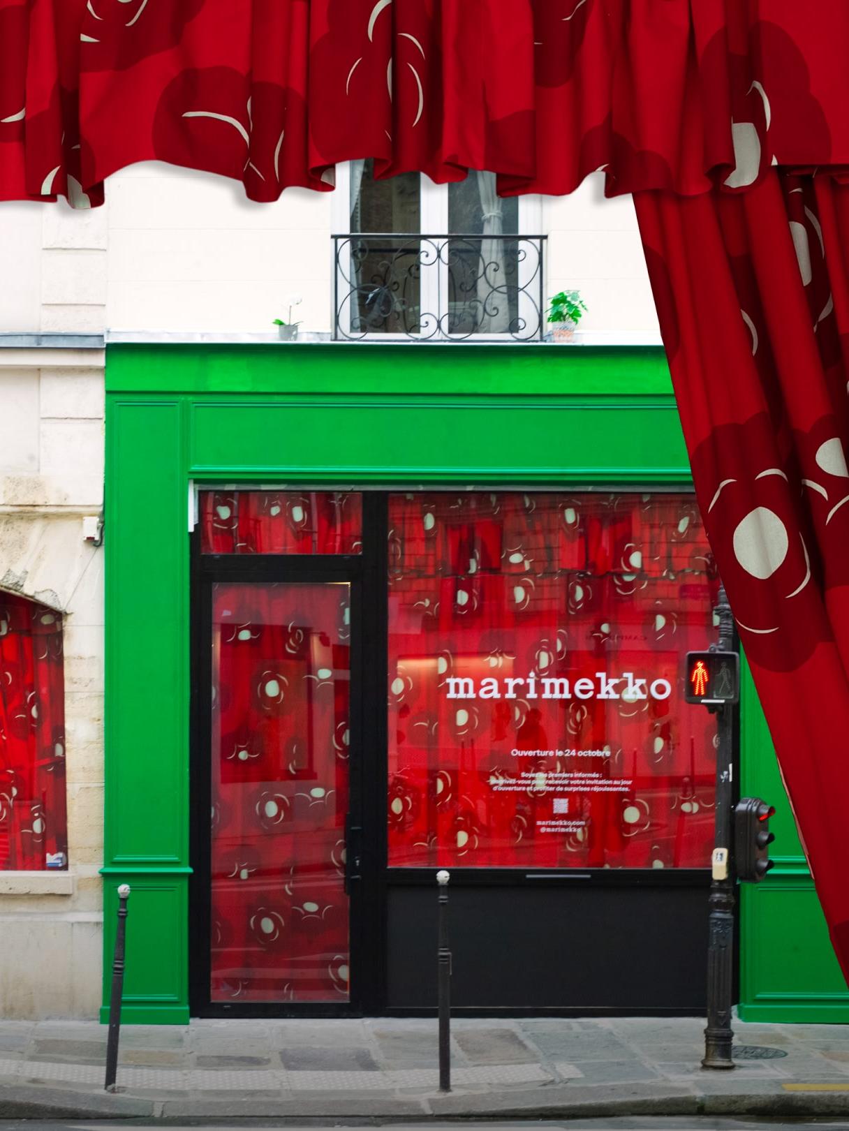 Rideaux rouges avec imprimé Tumma.