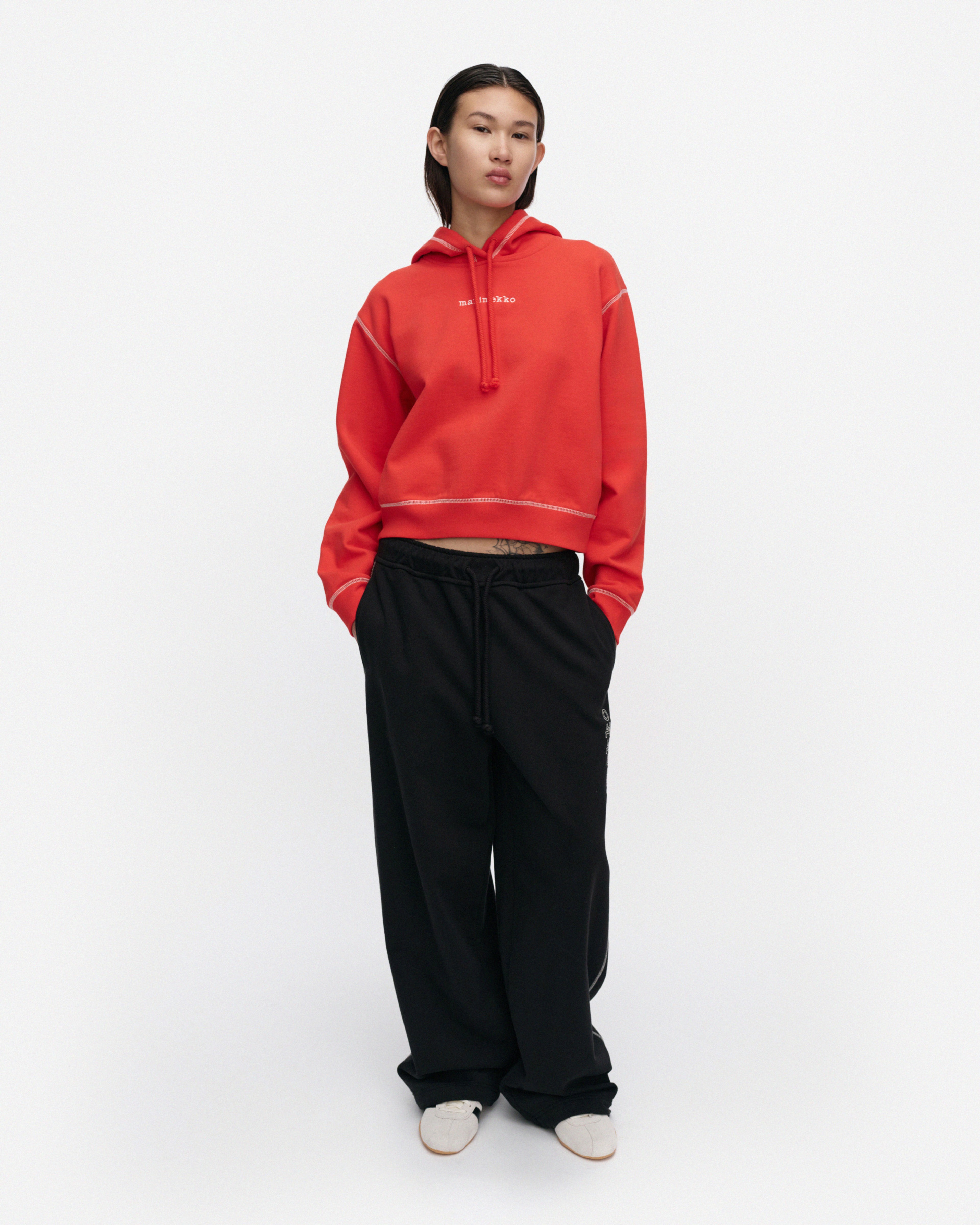 Notkelo Logo Placement, Sweatshirt „Kioski“, rot, cremefarben,