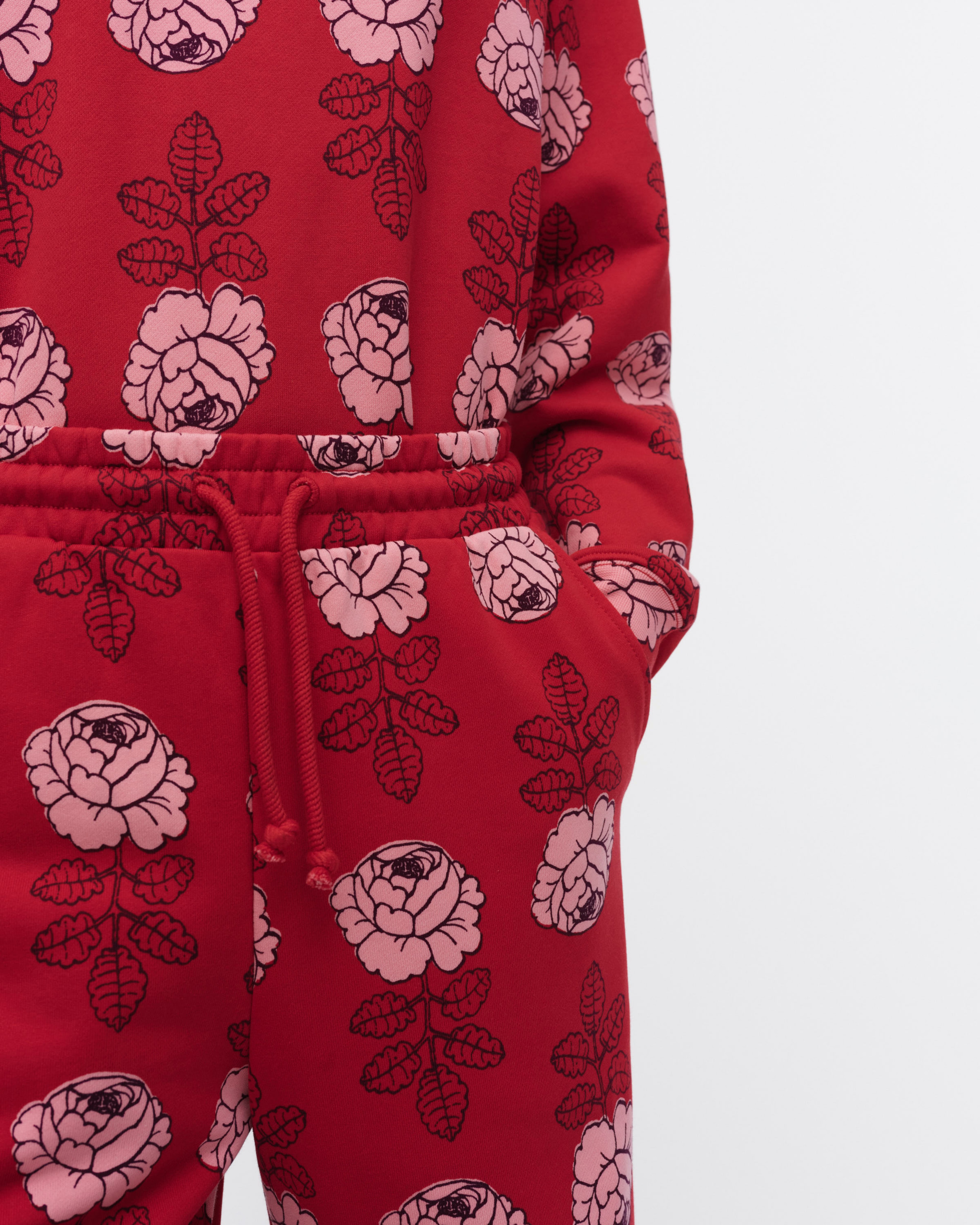 Varret Vihkiruusu, Kioski sweatpants, red, light pink, dark purple,