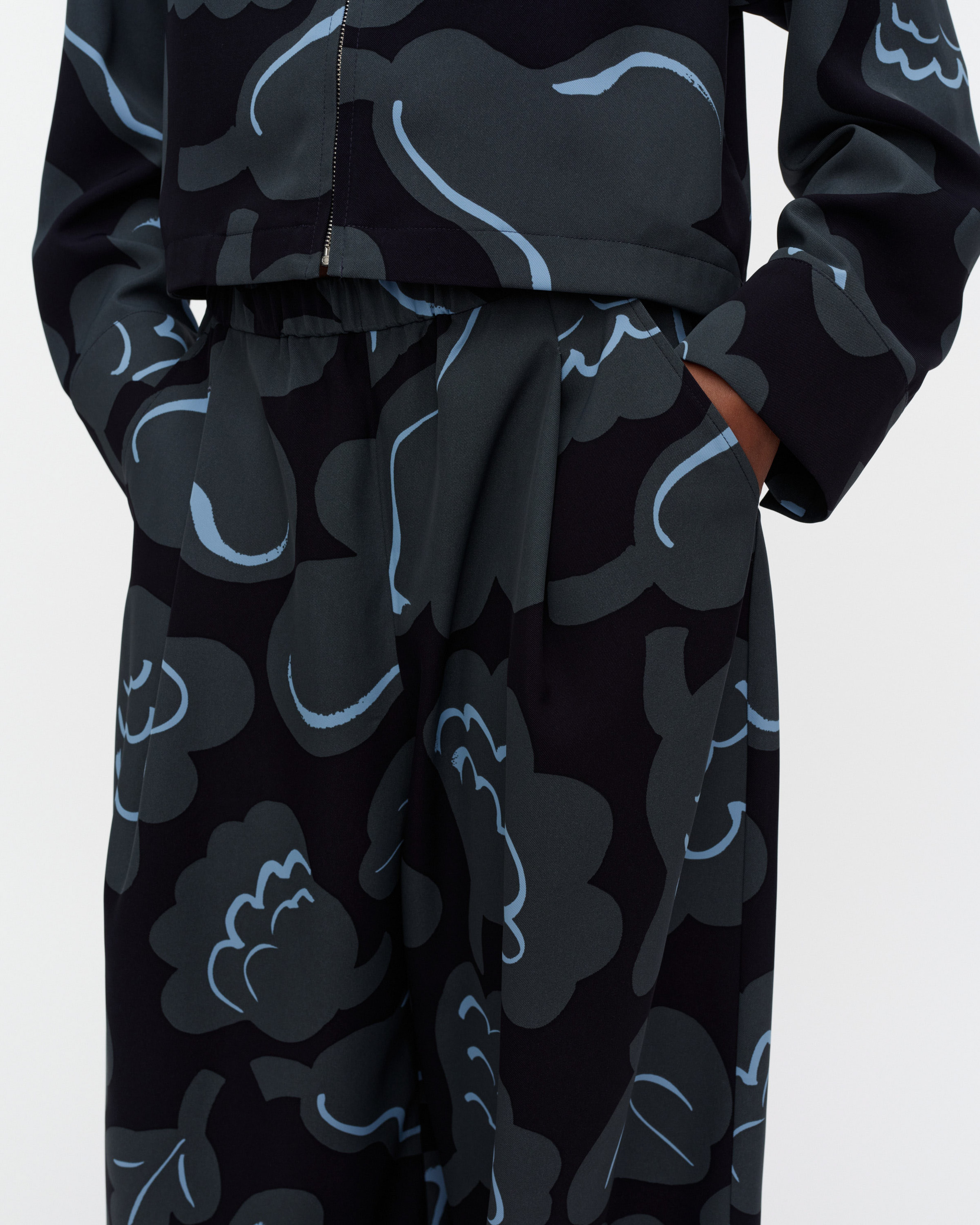 Polku Kukasta Kukkaan, Trousers, grey, dark blue, light blue,