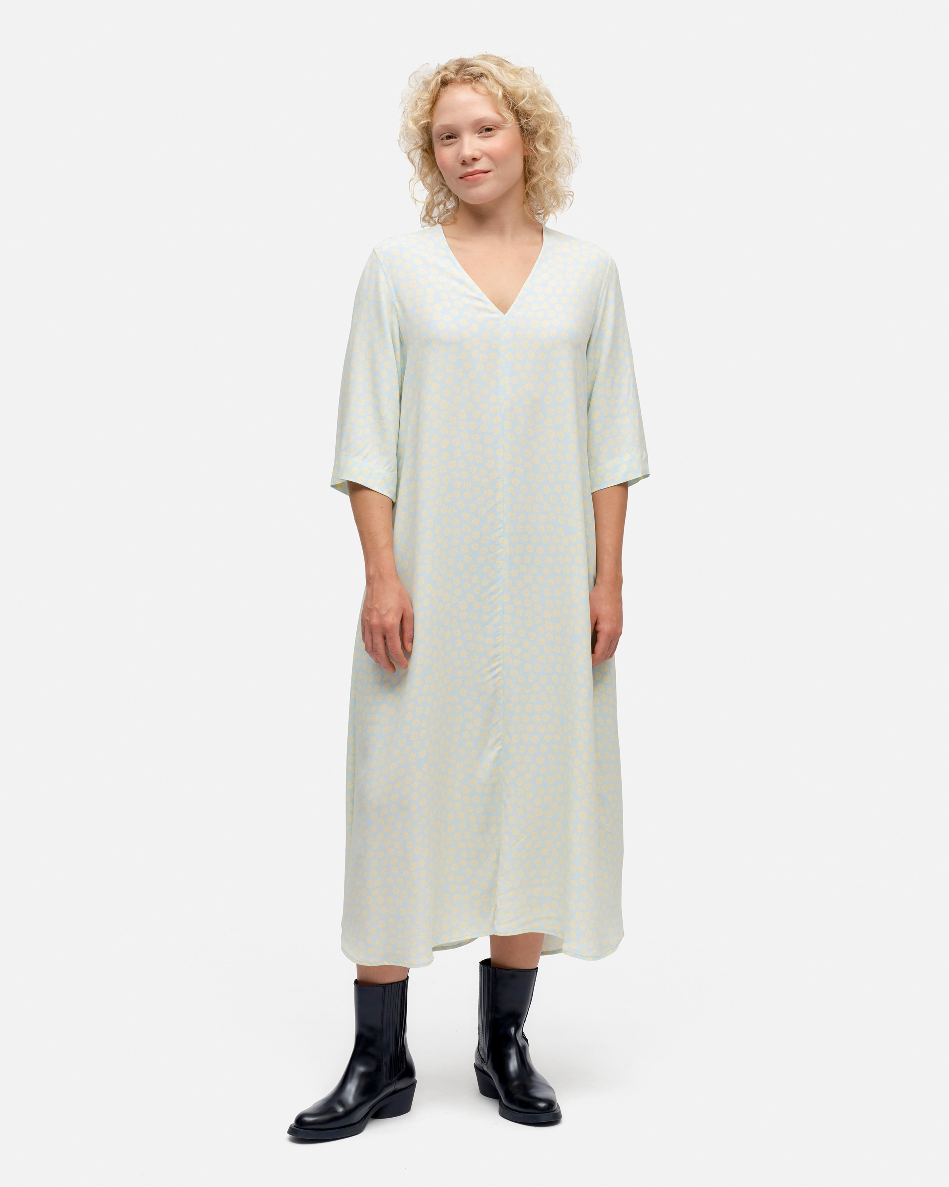 Haaveellinen Pukettimeri, Viscose dress, light blue, light yellow,
