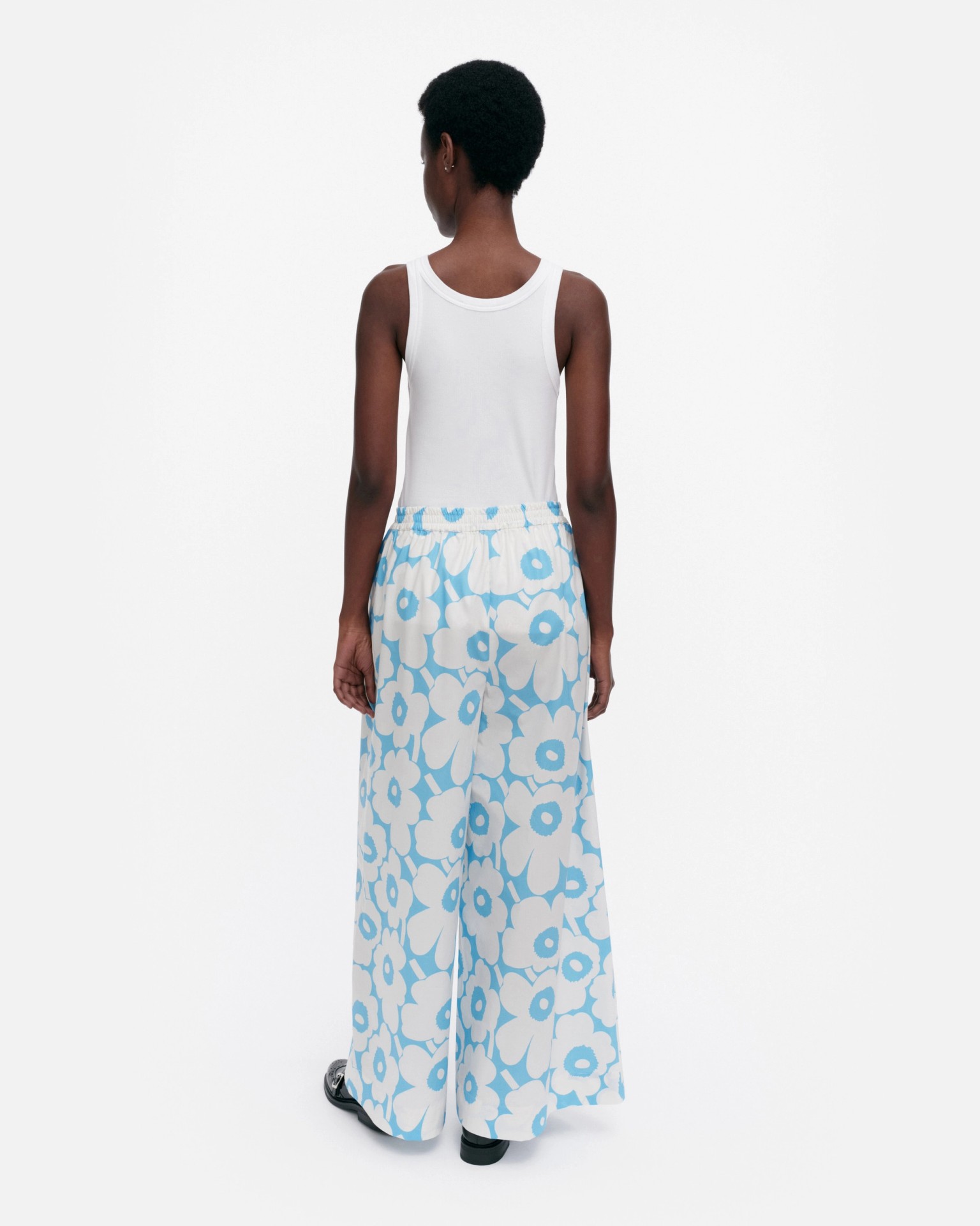 Kohti Unikko, Trousers, blue, off white,