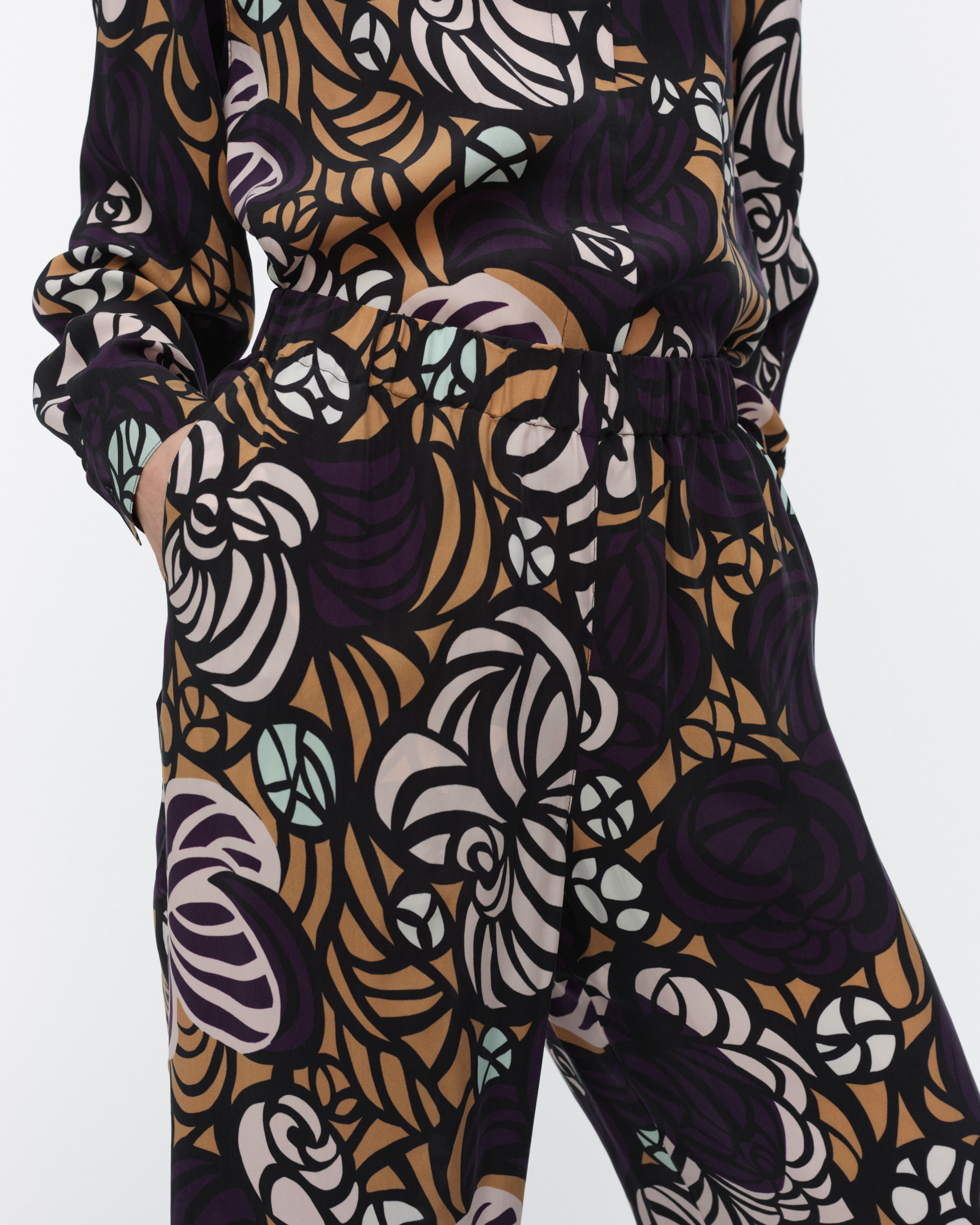 Oanet Torstai, Cupro trousers, violet, light brown, l. pink,