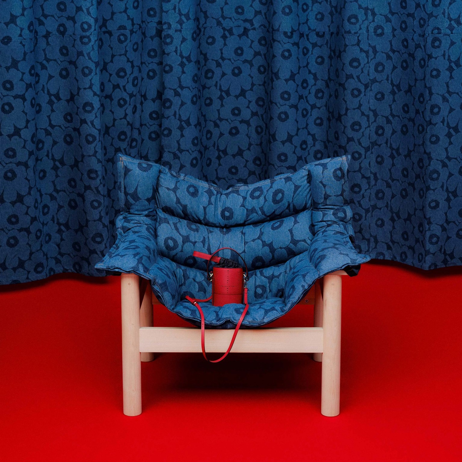 Marimekko Imprint bag in Tiiliskivi pattern.