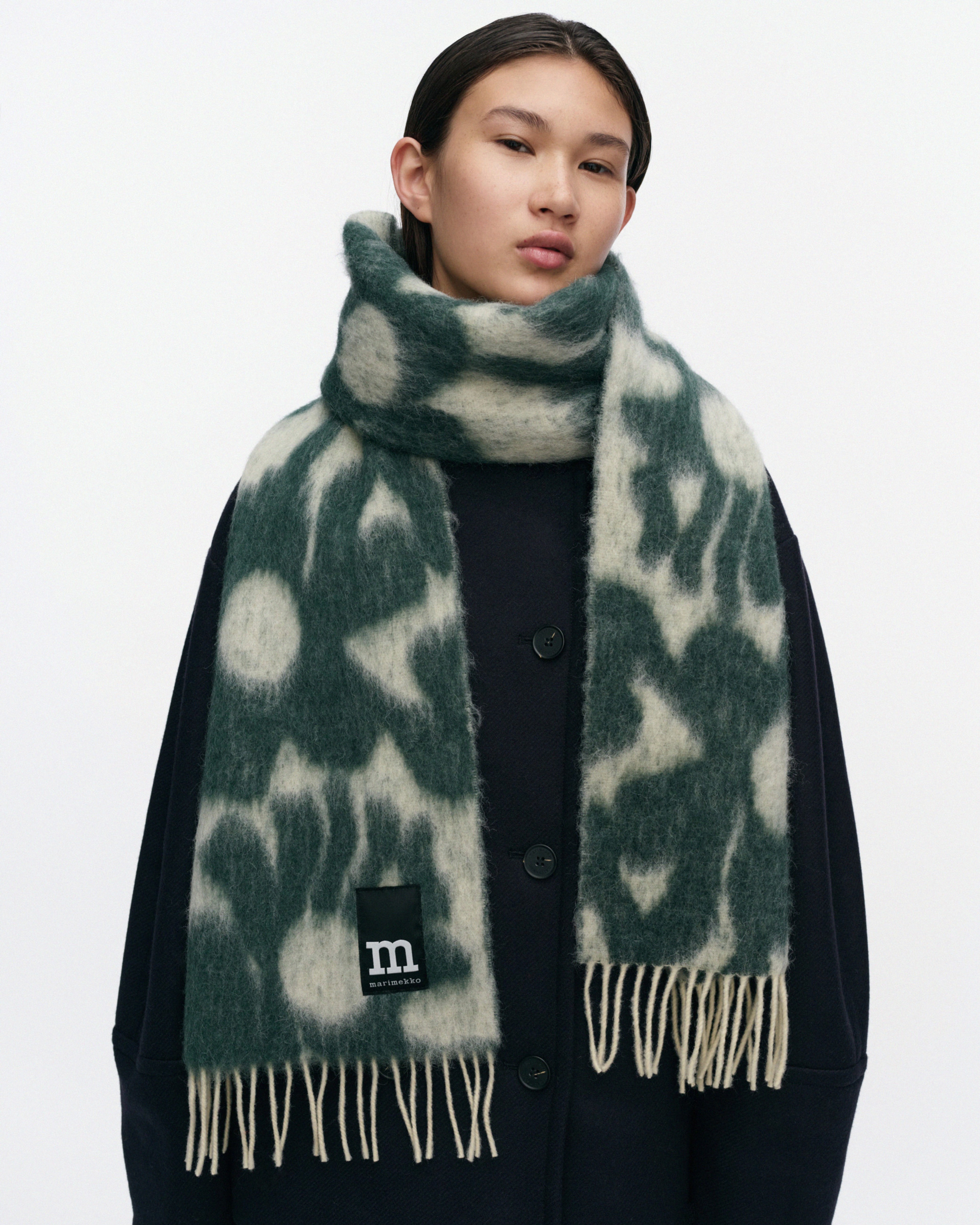 Neljännes Lossi Scarf