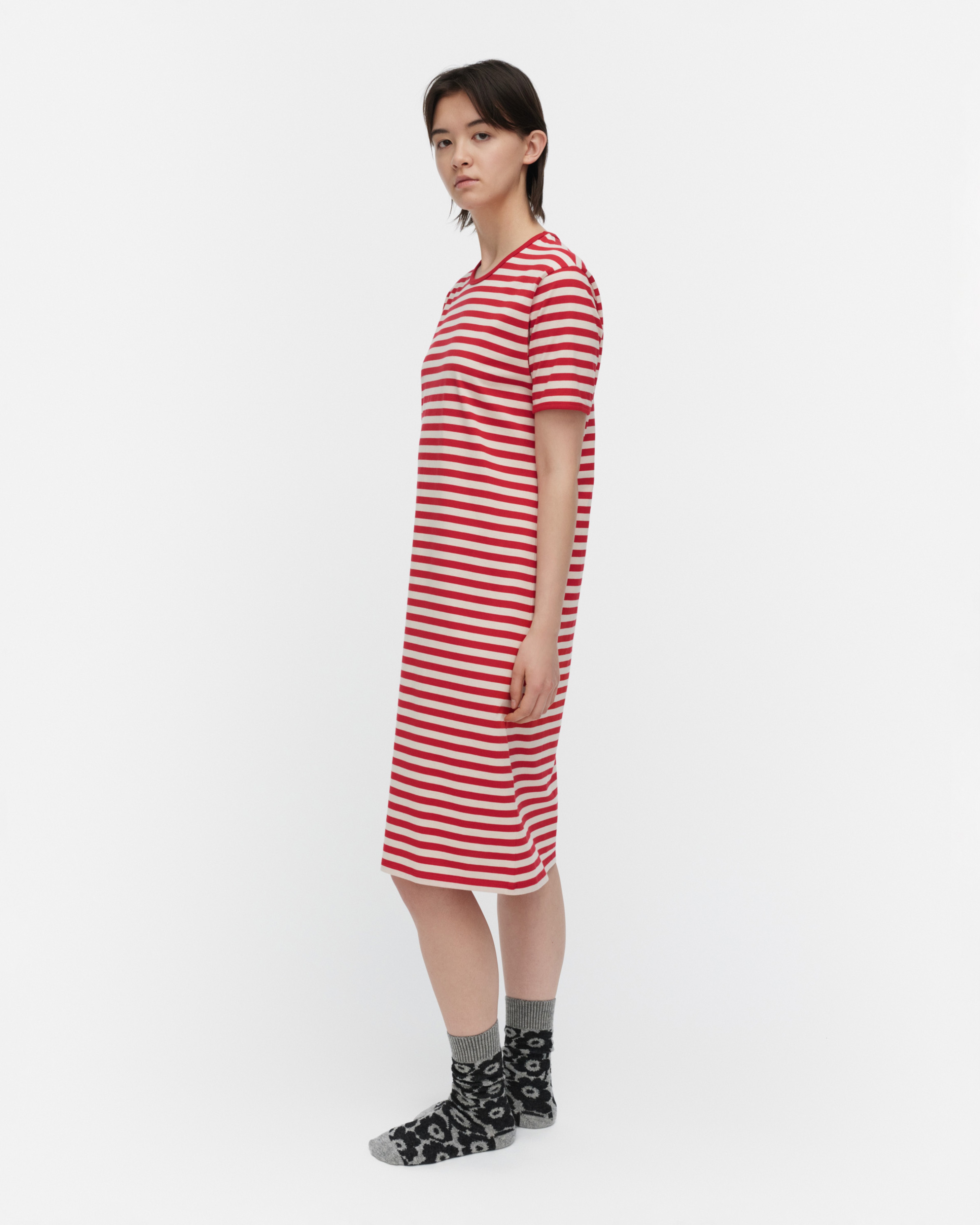 Hetta II Tasaraita, Nightgown, red, off white,