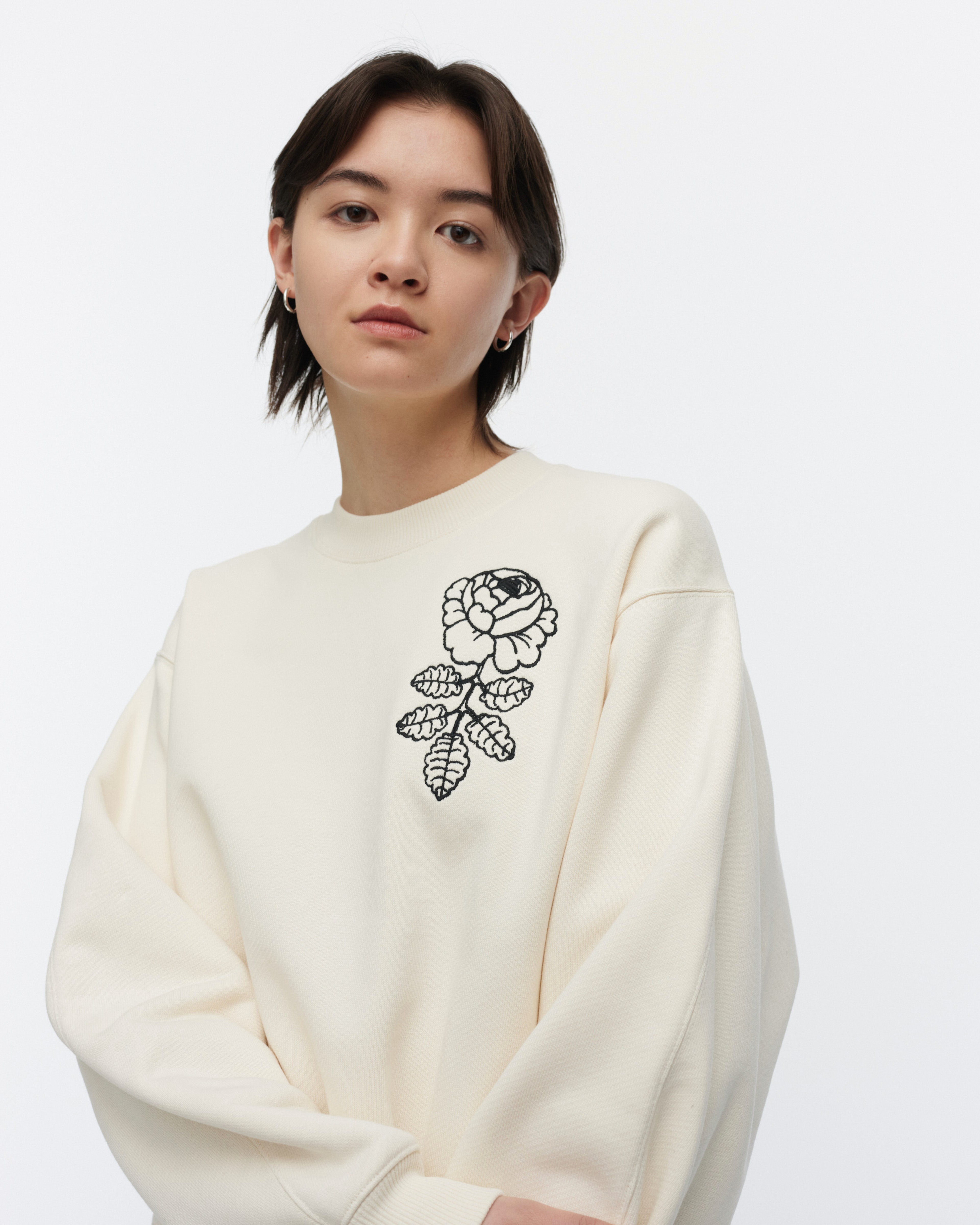Hiutale Vihkiruusu Placement, Kioski sweatshirt, off white, black,
