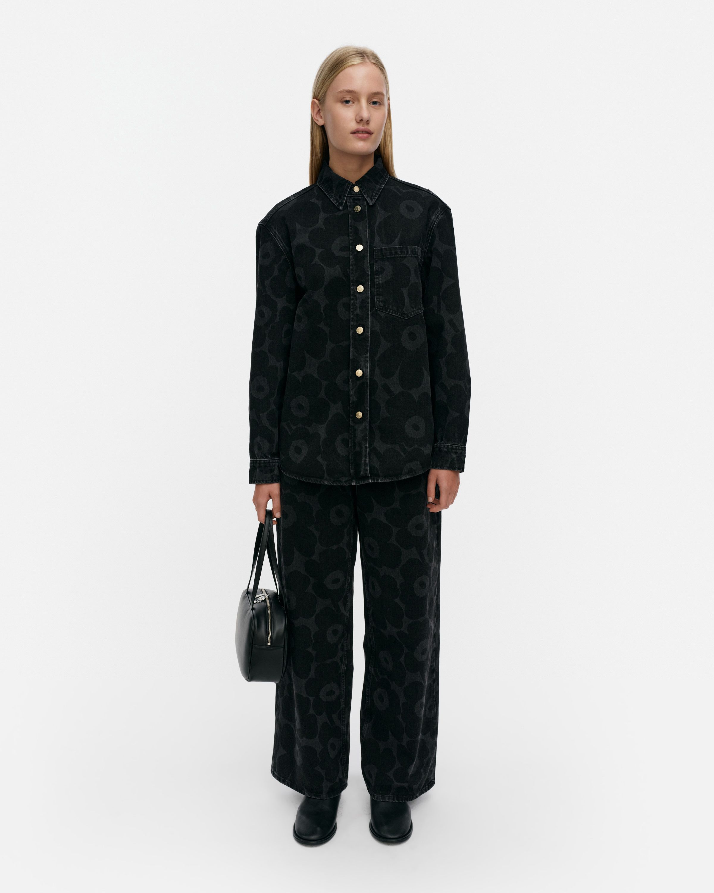 Maridenim Vaihe Unikko Denim shirt washed black | Marimekko