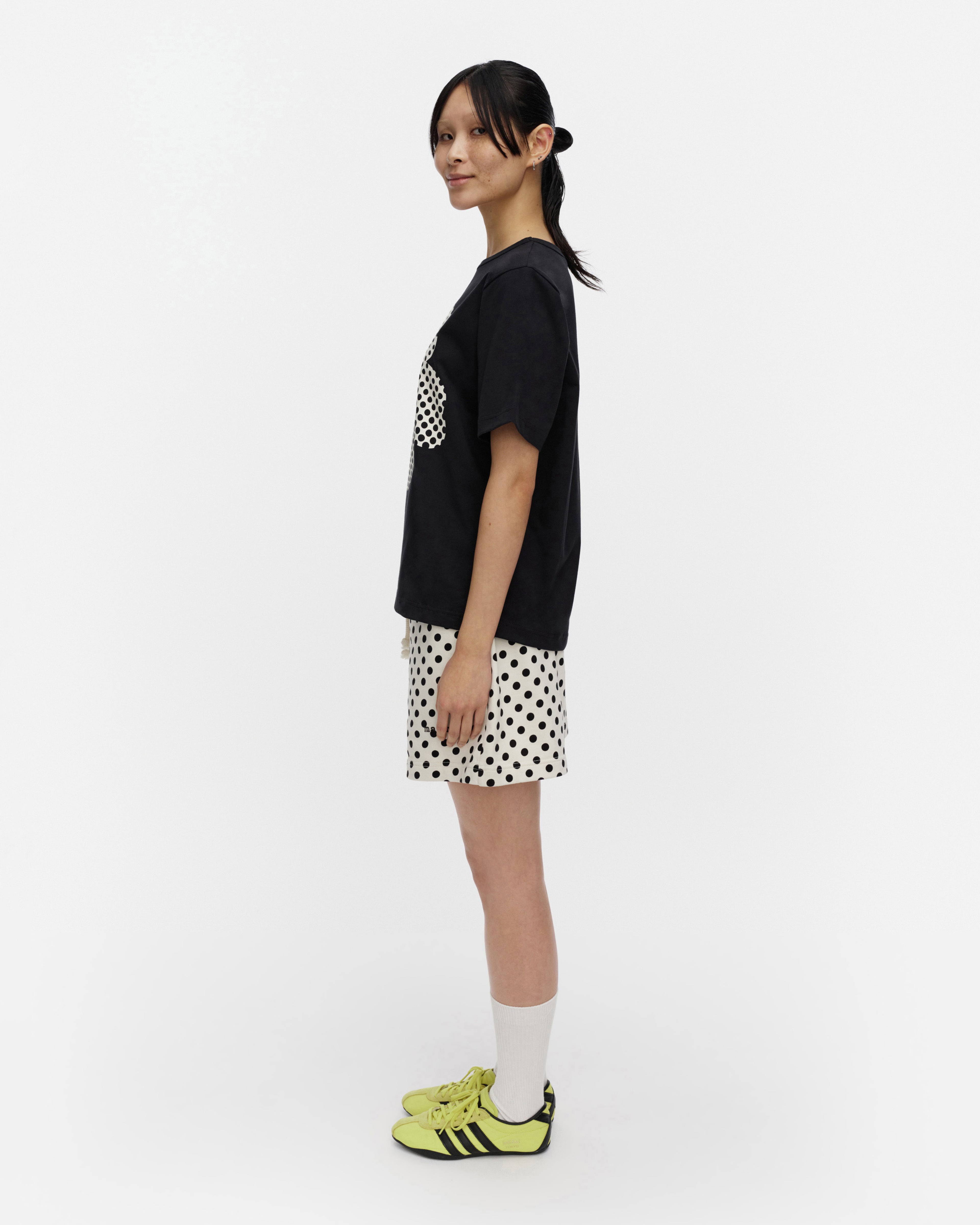 Erna Unikko Placement, Kioski t-shirt, black, off white,