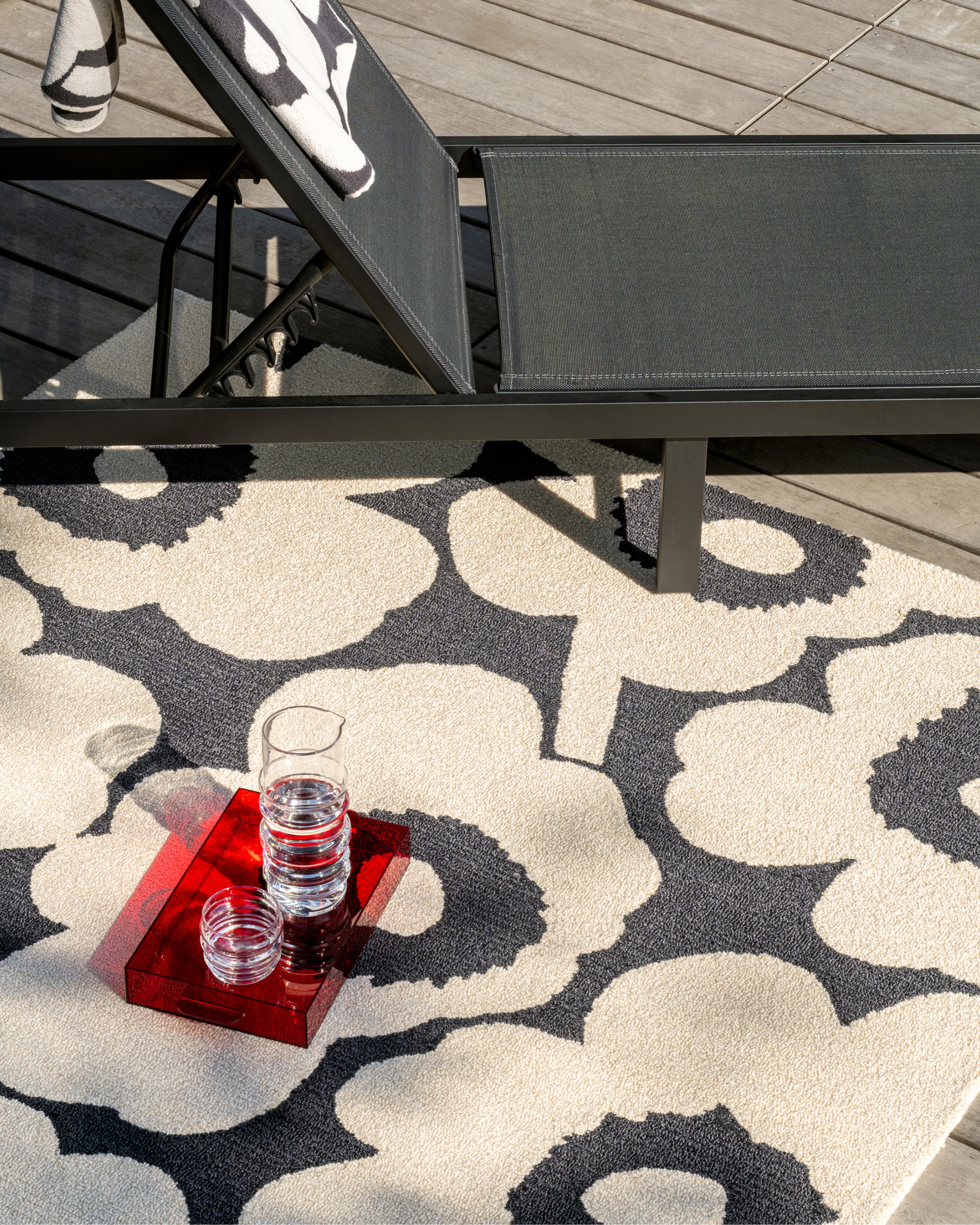 Unikko Outdoor Rug 160 x 230 cm