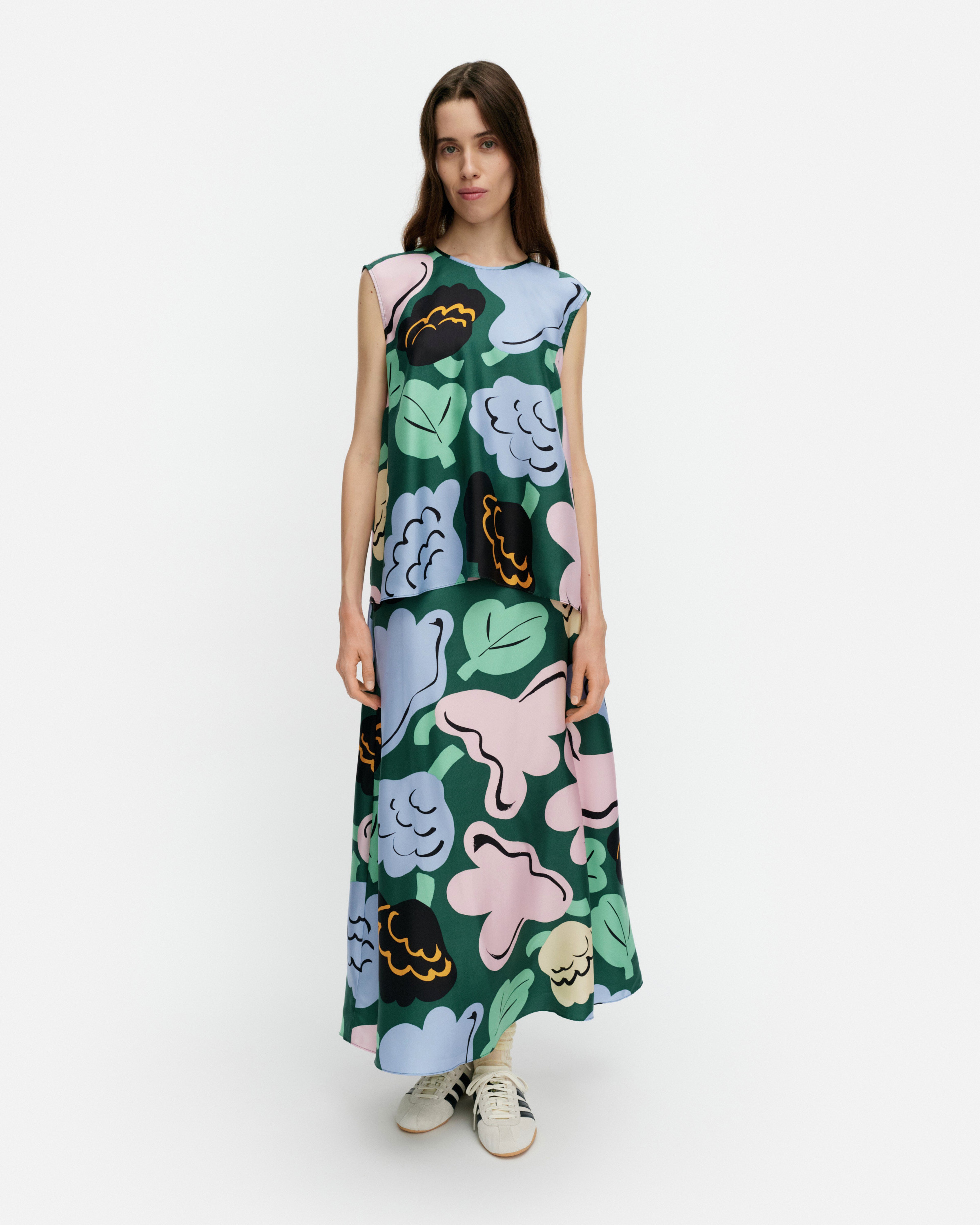 Katoava Kukasta Kukkaan Top