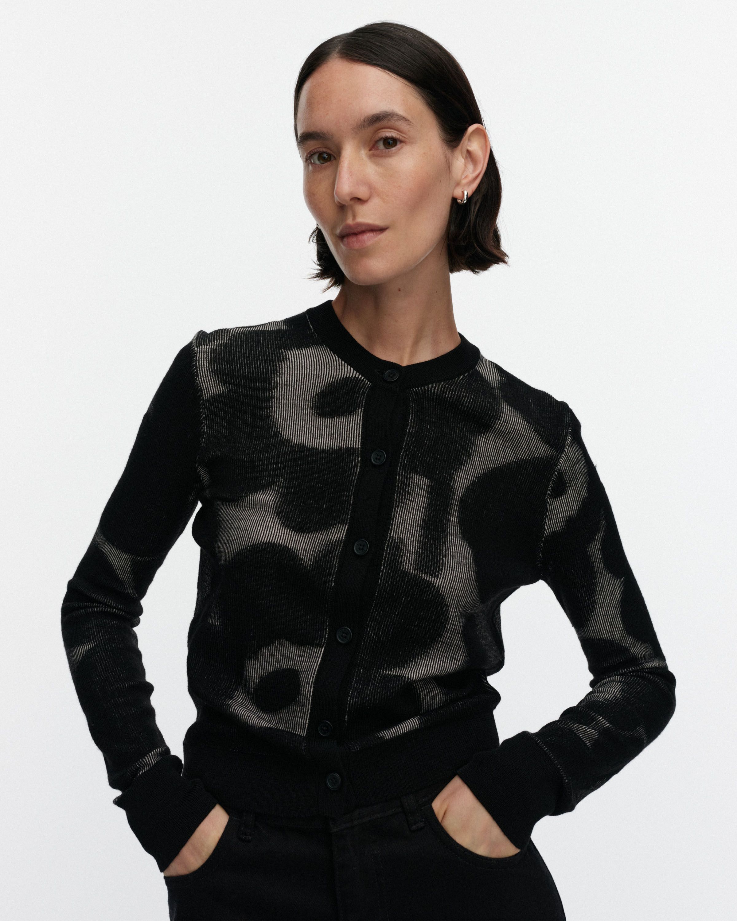 Innoittaa Unikko Knit cardigan black, light pink | Marimekko