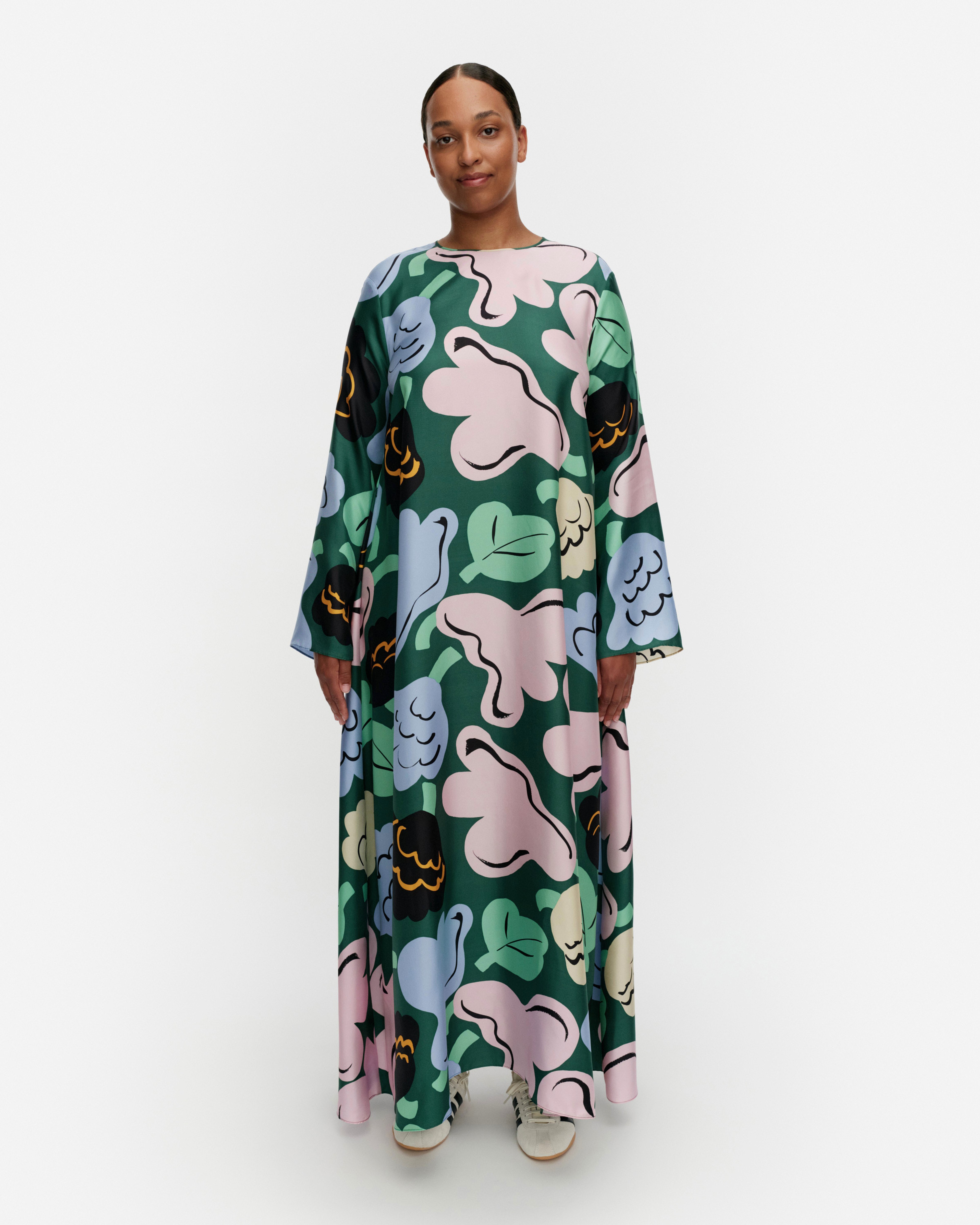 Kaunista Kukasta Kukkaan Silk dress