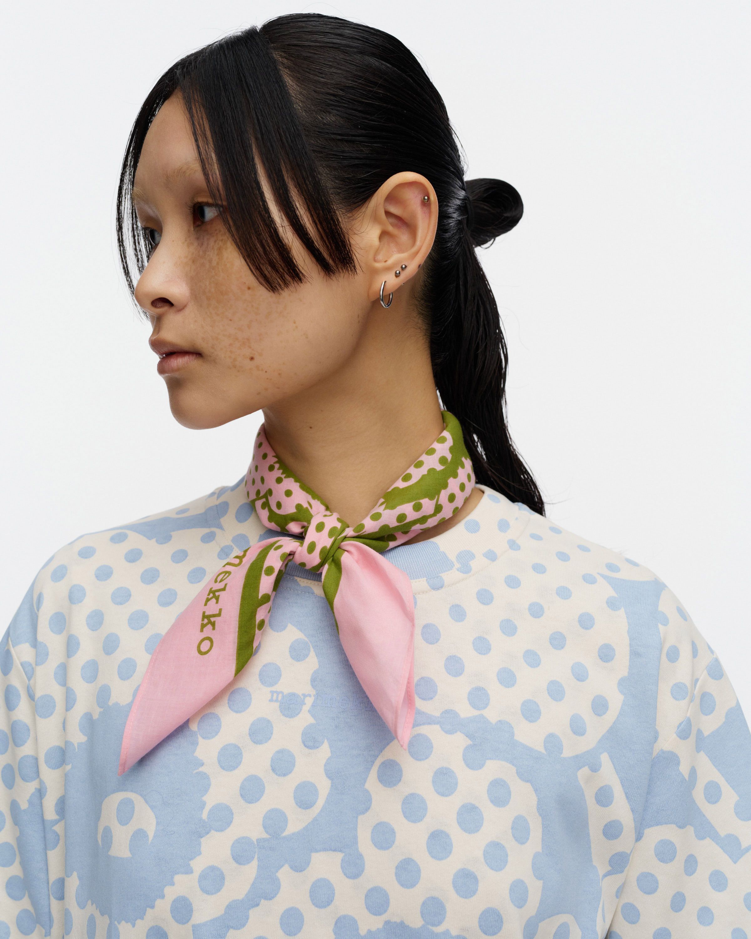 Astrilli Unikko Kioski Scarf | Marimekko
