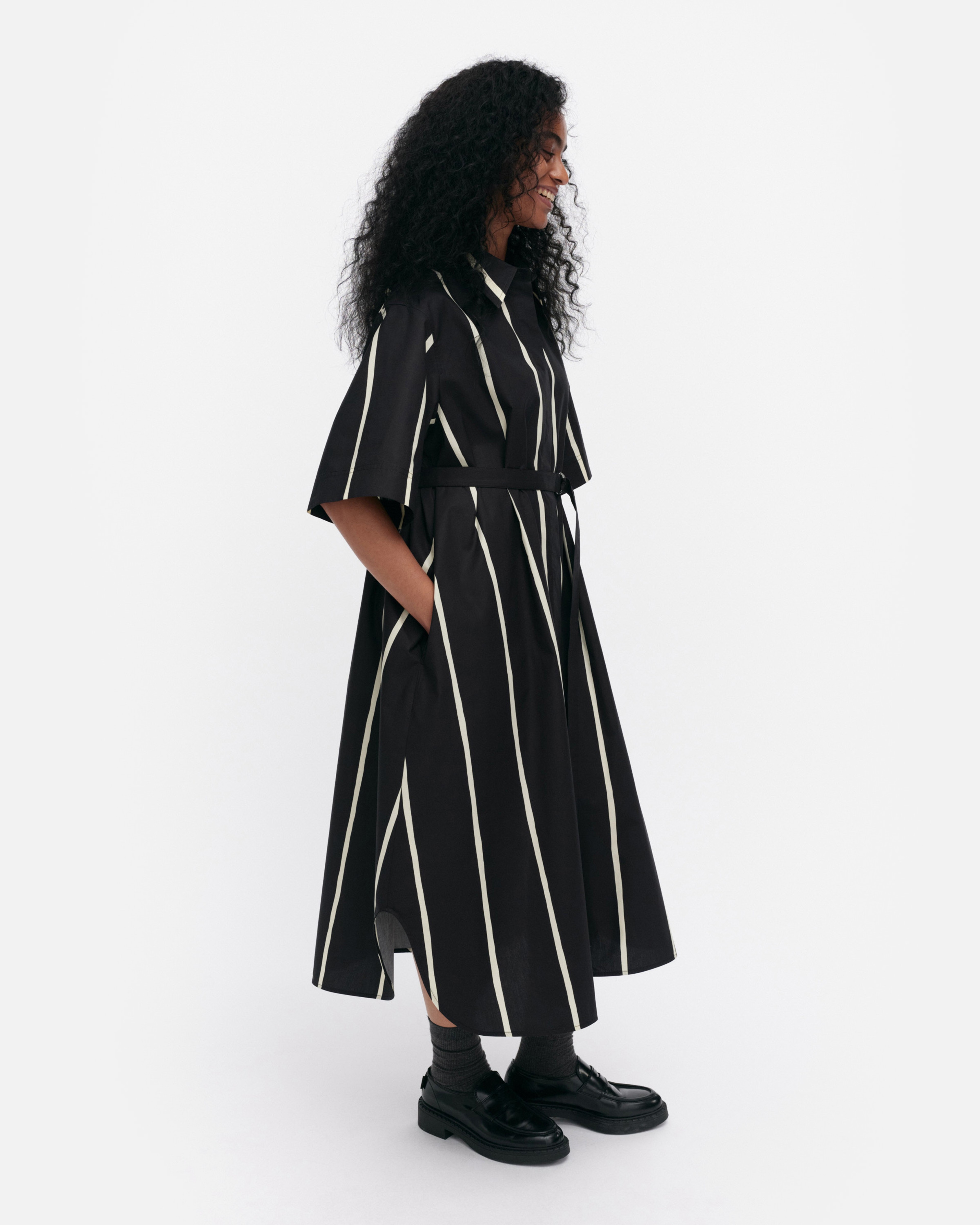 Paperi Puhveli Dress