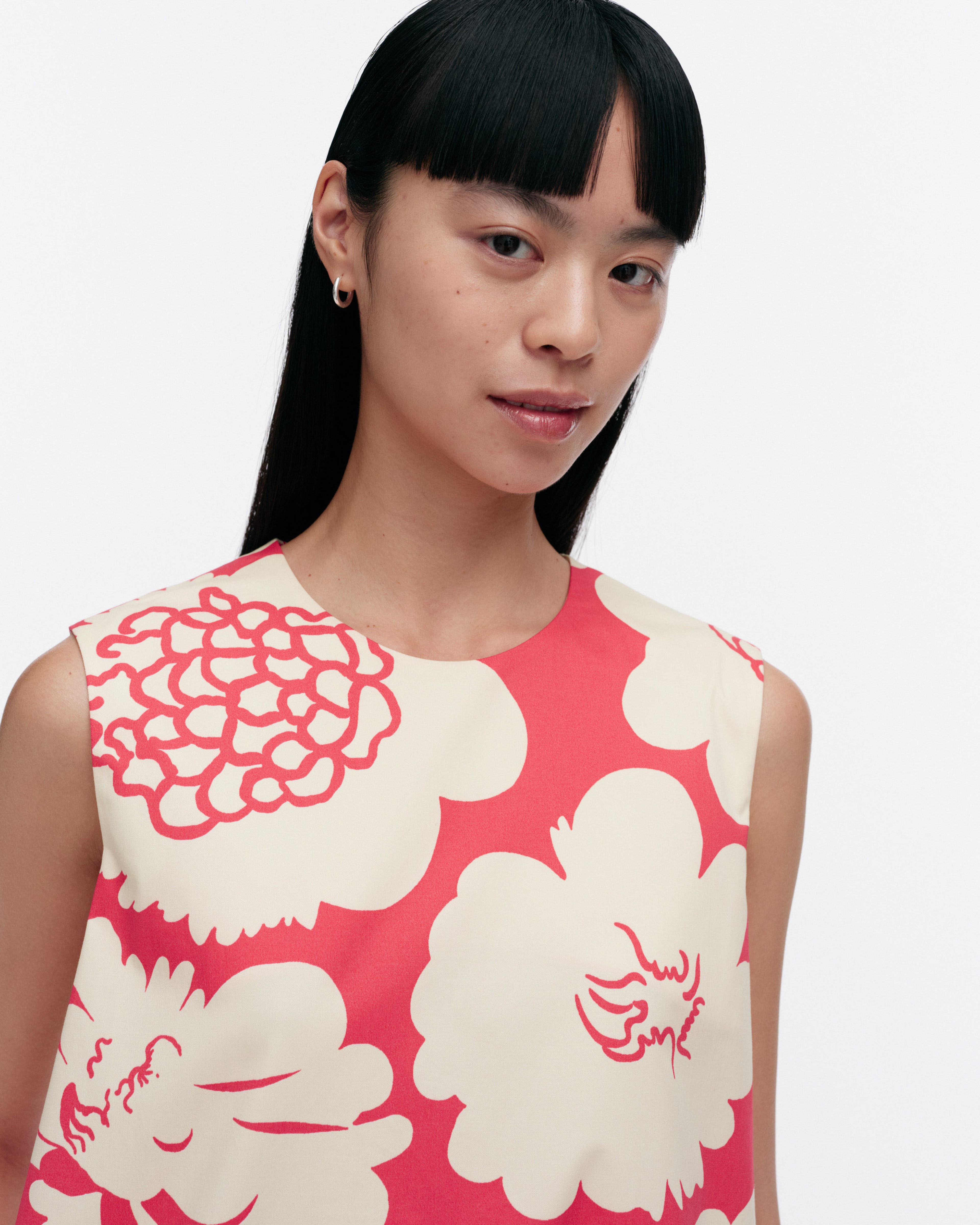 Siluetti Pioni, Dress, light beige, red,