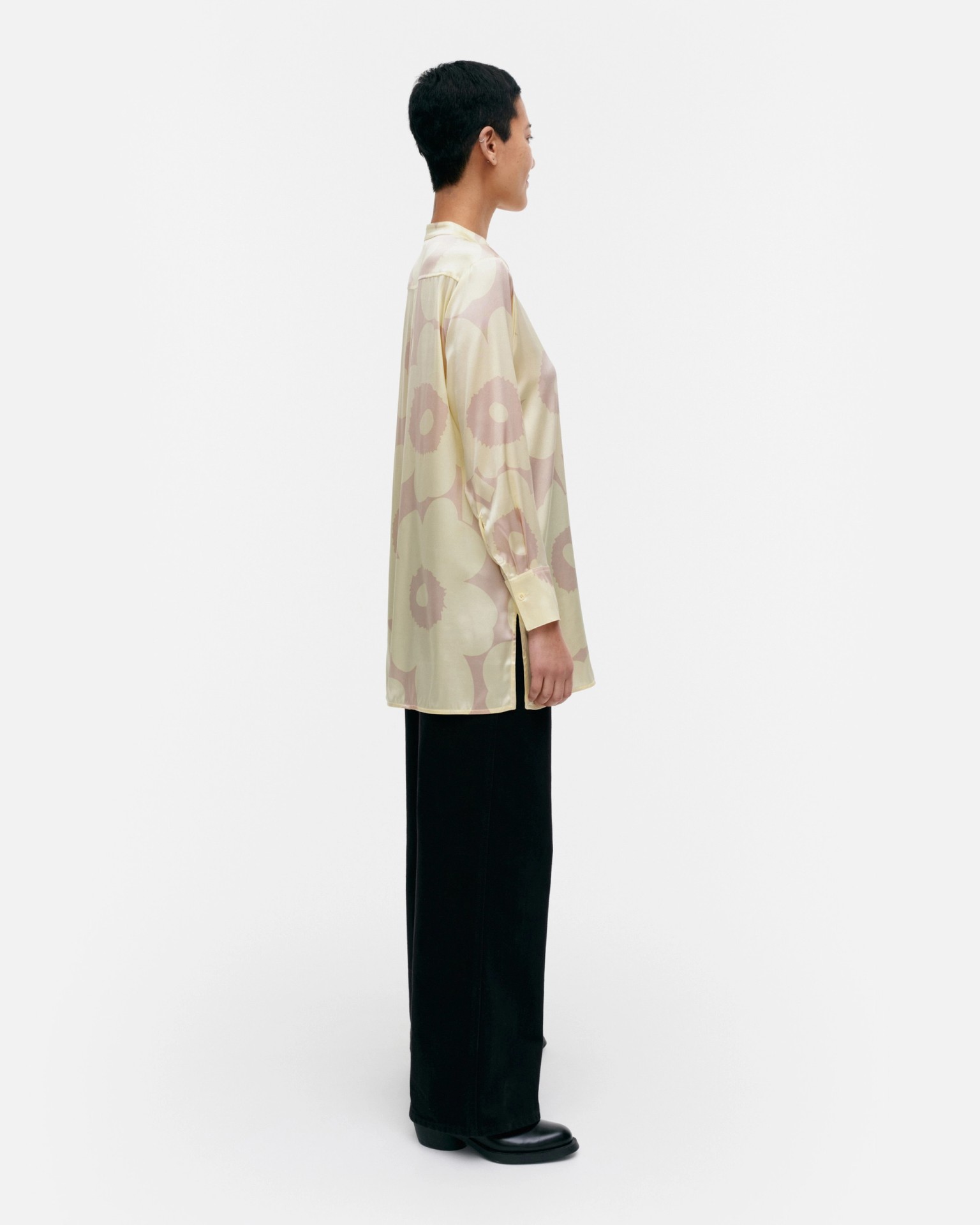 Tiina Unikko, Silk tunic, light yellow, beige,