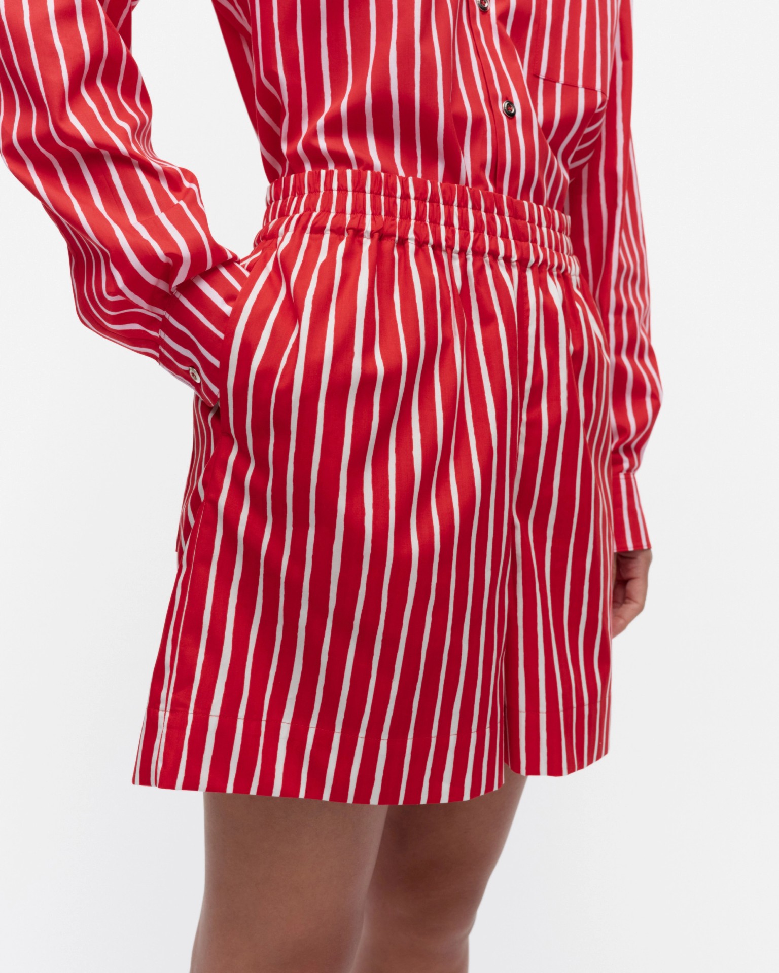 Jokapoika Shorts, Kioski shorts, red, white,