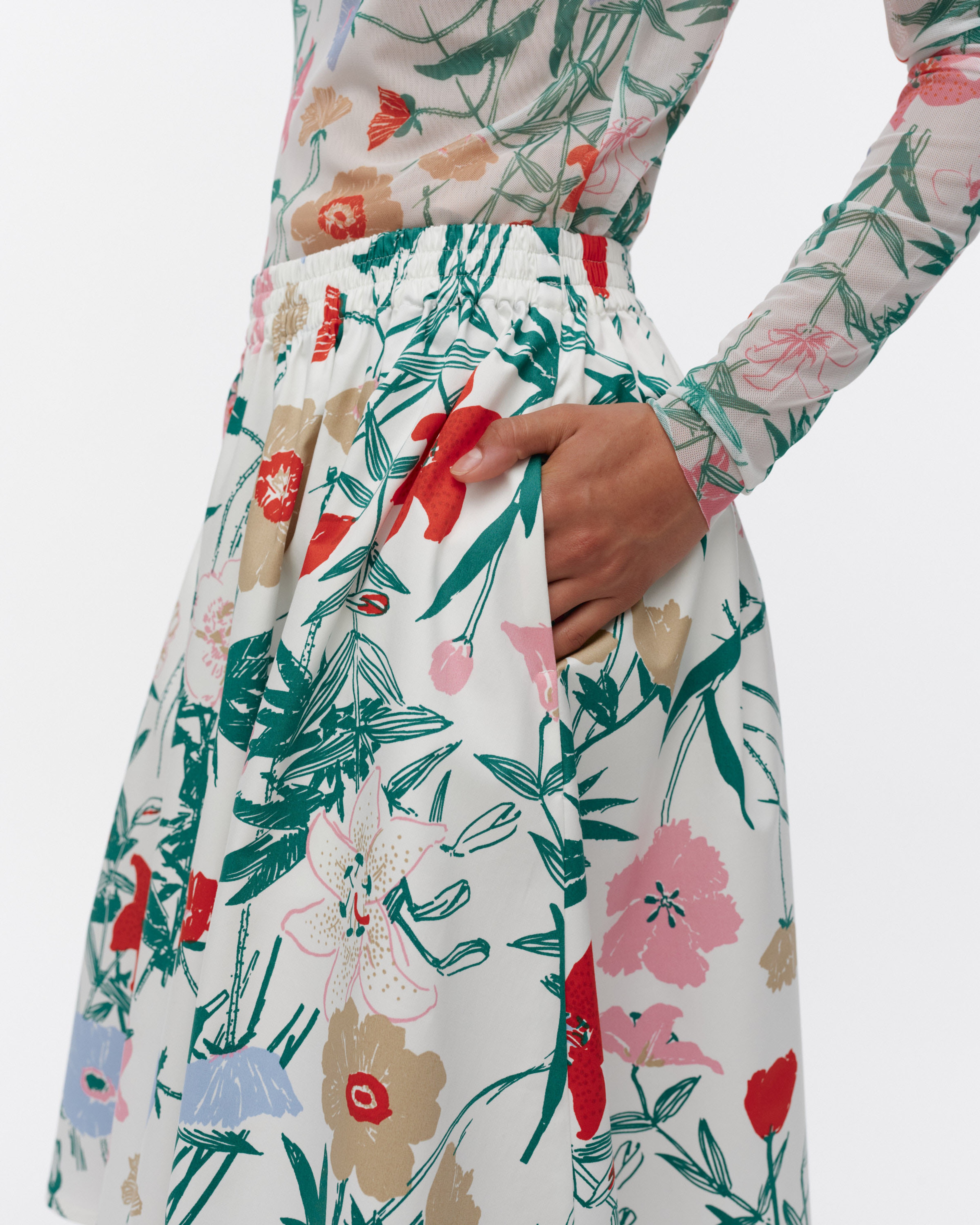 Poiminnot Perenna, Skirt, white, green, red, brown,