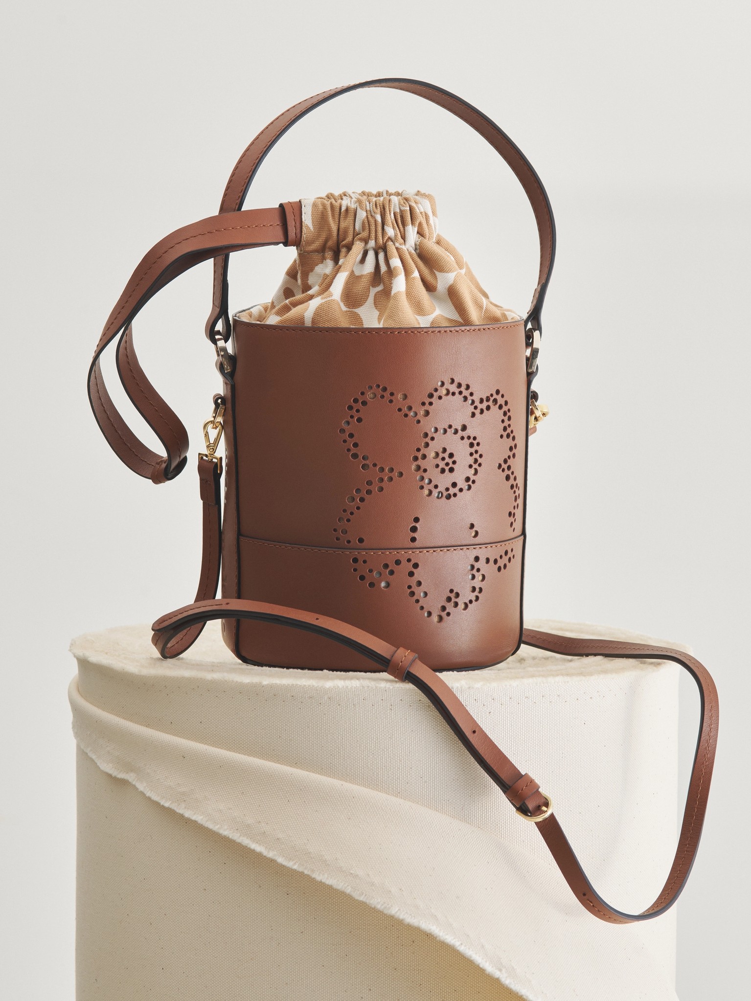 CONT - B&A - Imprint, bucket, brown