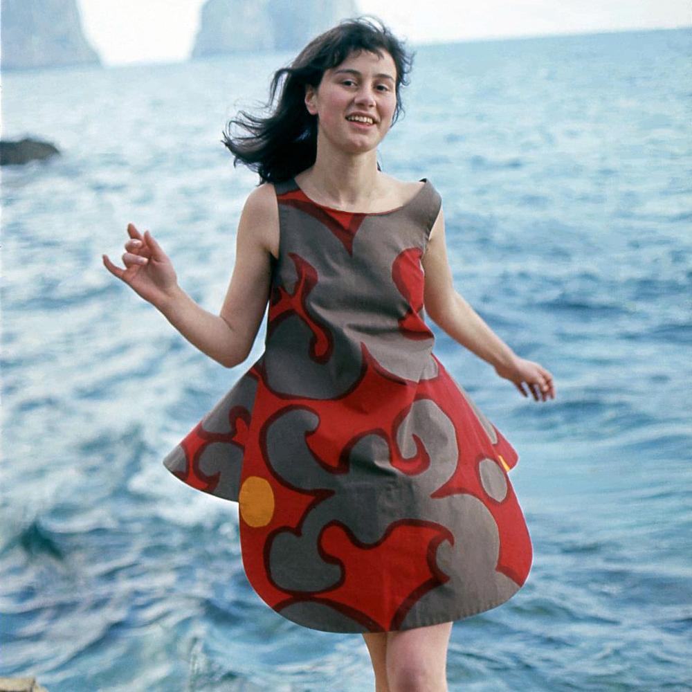 Model wearing Marimekko vintage Marimini in the coast.