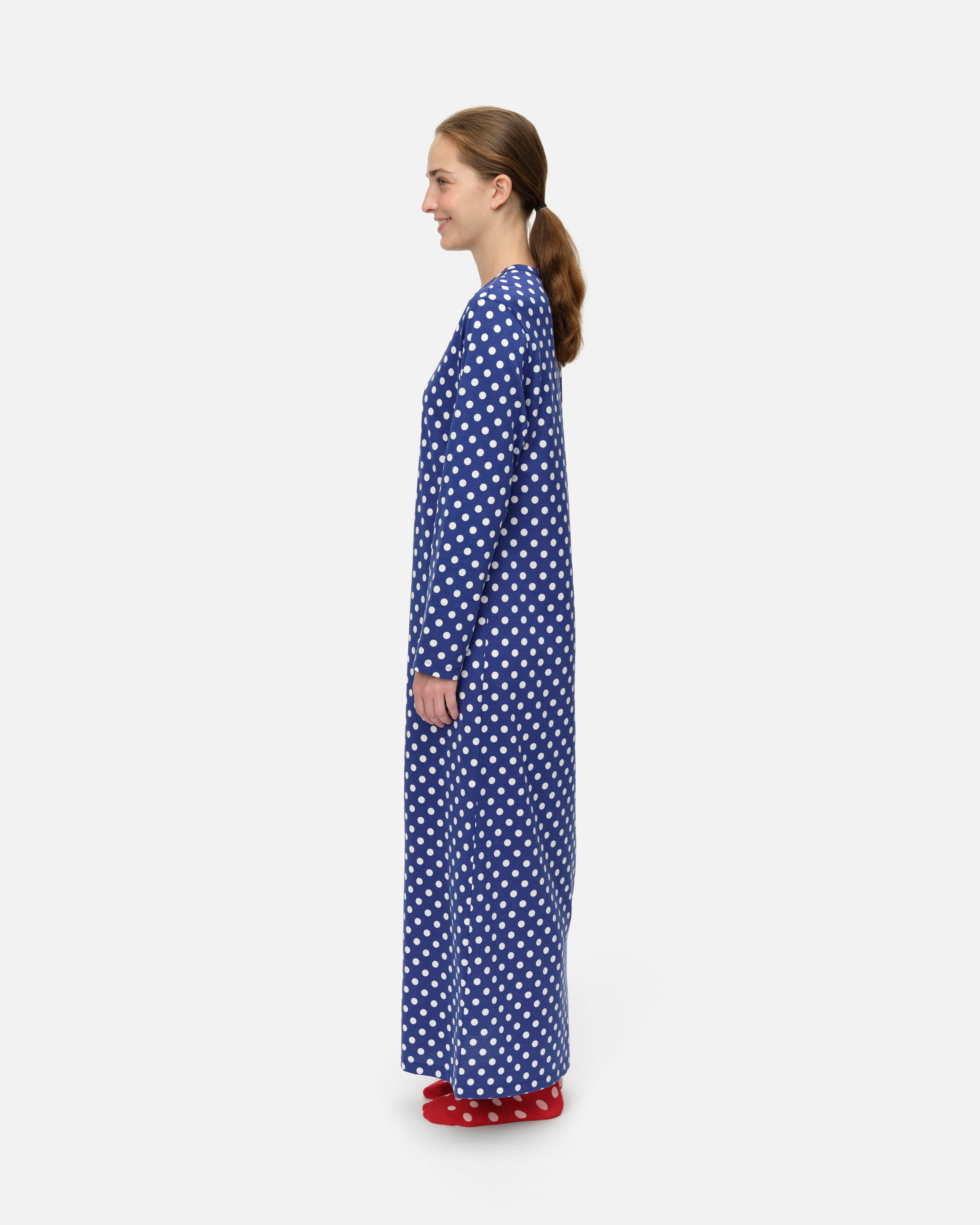 Kivikko Pallo, Nightgown, off white, dark blue,