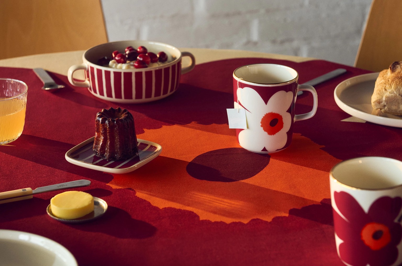 Tableware in Unikko and Piccolo pattern.