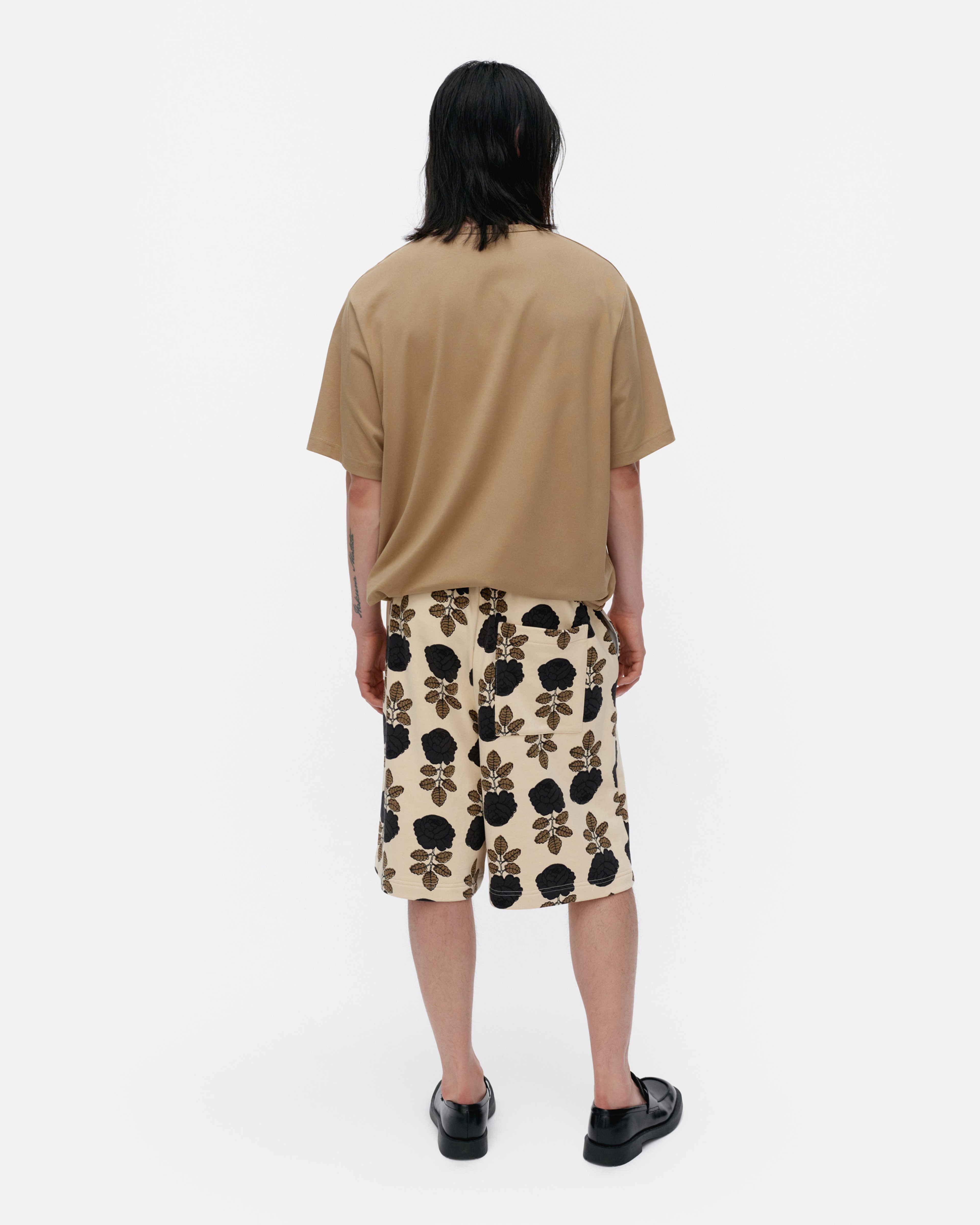 Sarana Vihkiruusu Kioski shorts